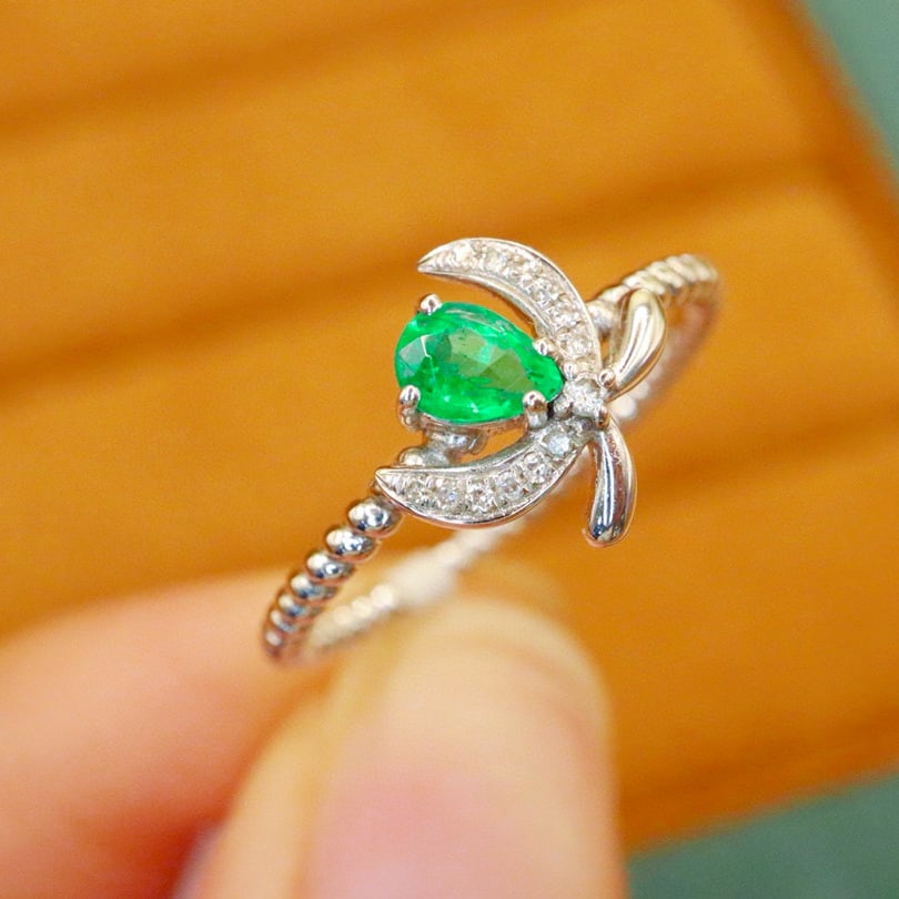 14k Gold 0.37 Ctw Natural Emerald & Diamond Ring - 4