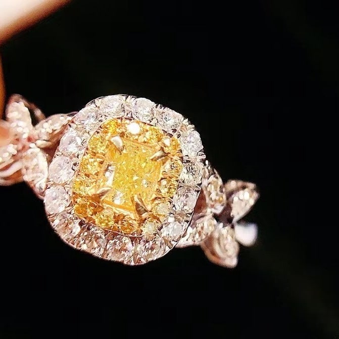 14k Gold 0.25 Ct Natural Yellow Diamond & Diamond Ring - 2