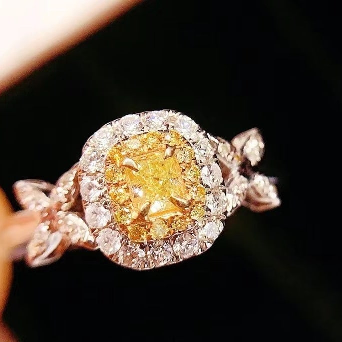 14k Gold 0.25 Ct Natural Yellow Diamond & Diamond Ring - 4