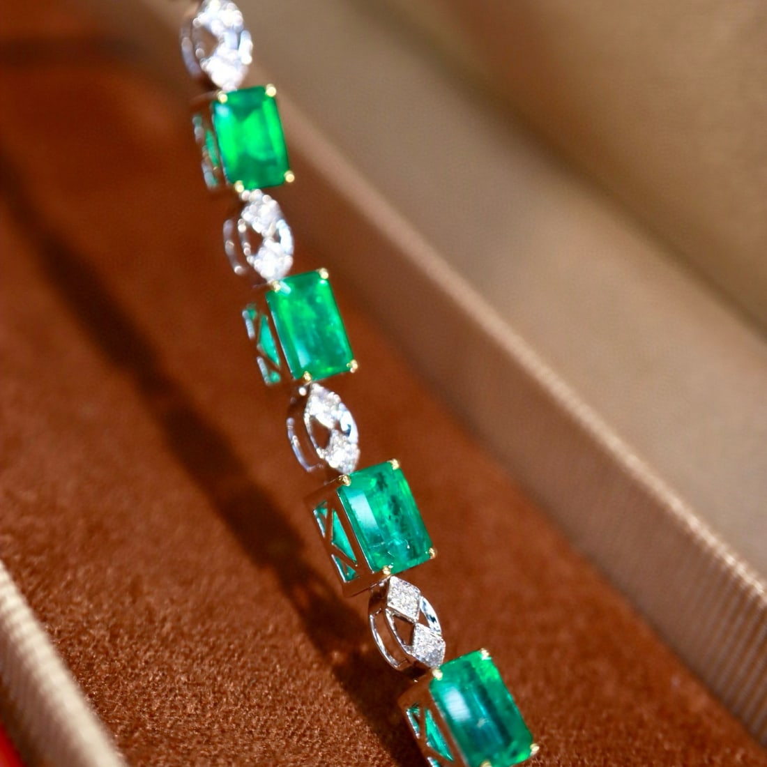 14k Gold 5.10 Ctw Natural Emerald & Diamond Bracelet - 2