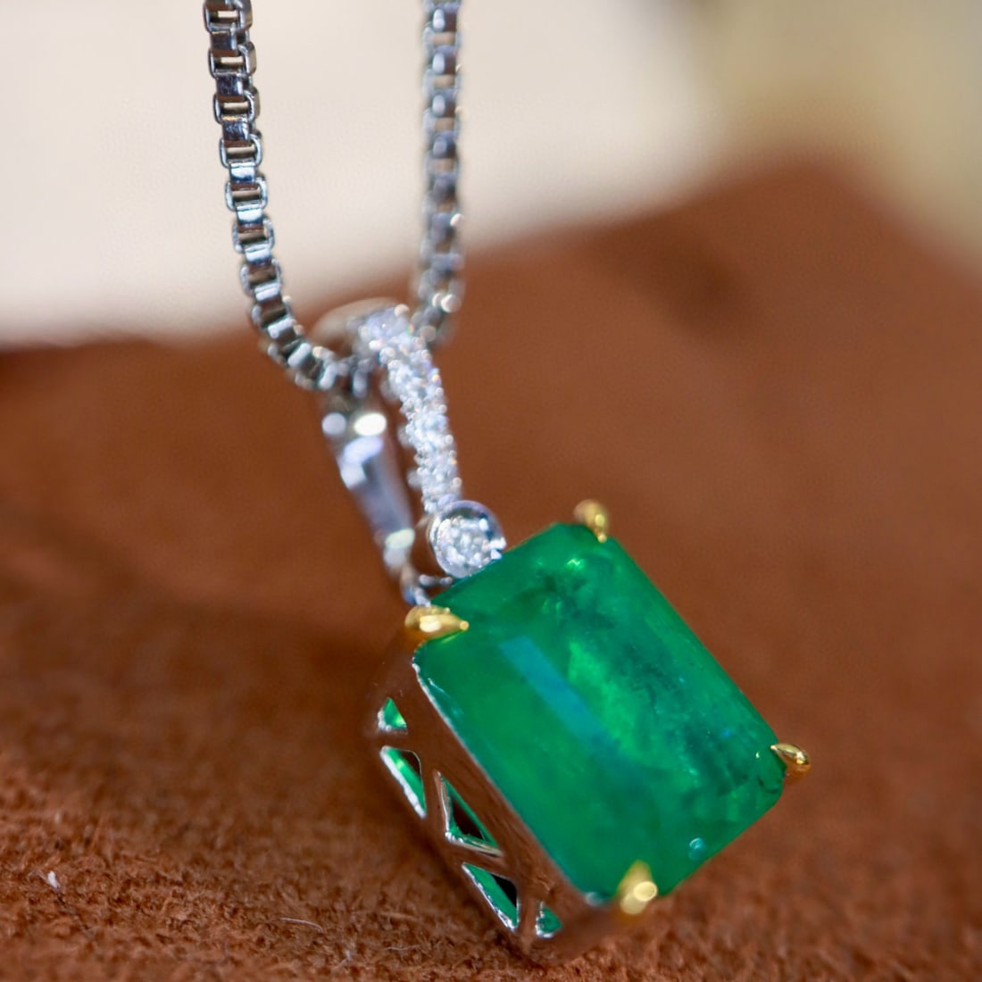 14k Gold 1.37 Ctw Natural Emerald & Diamond Pendant( Without Chain ) - 2