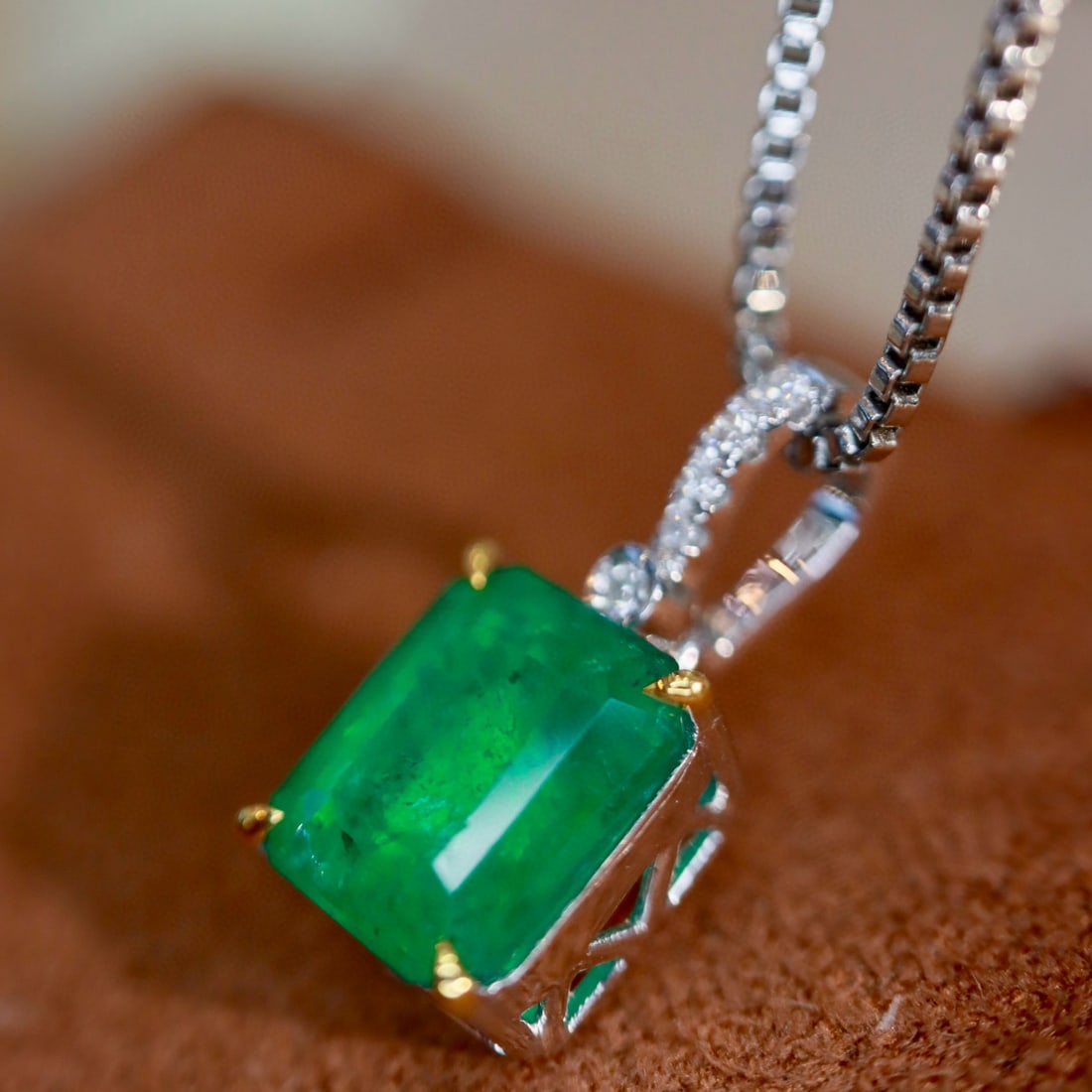 14k Gold 1.37 Ctw Natural Emerald & Diamond Pendant( Without Chain ) - 3