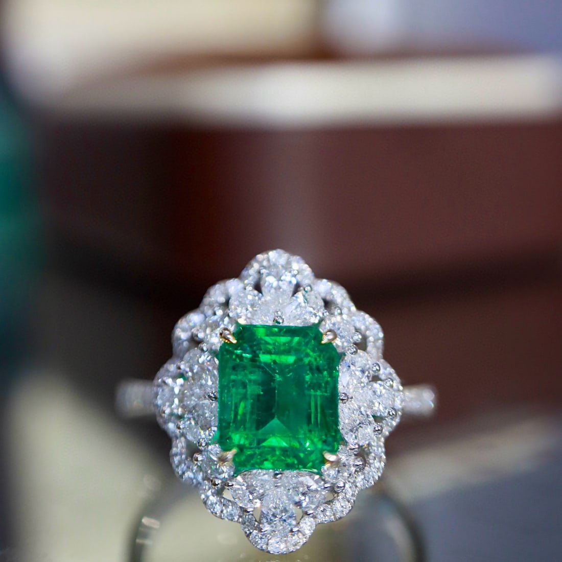 14k Gold 2.45 Ctw Vivid Green Natural Emerald & Diamond Ring: Ref:230984228 // gold content:14k gold // ring size:7. 25us // // main gemstone:emerald // shape:octagonal // carat weight:1. 66ct // color:vivid green // treatment:natural // // adjacent gemstone 2 :