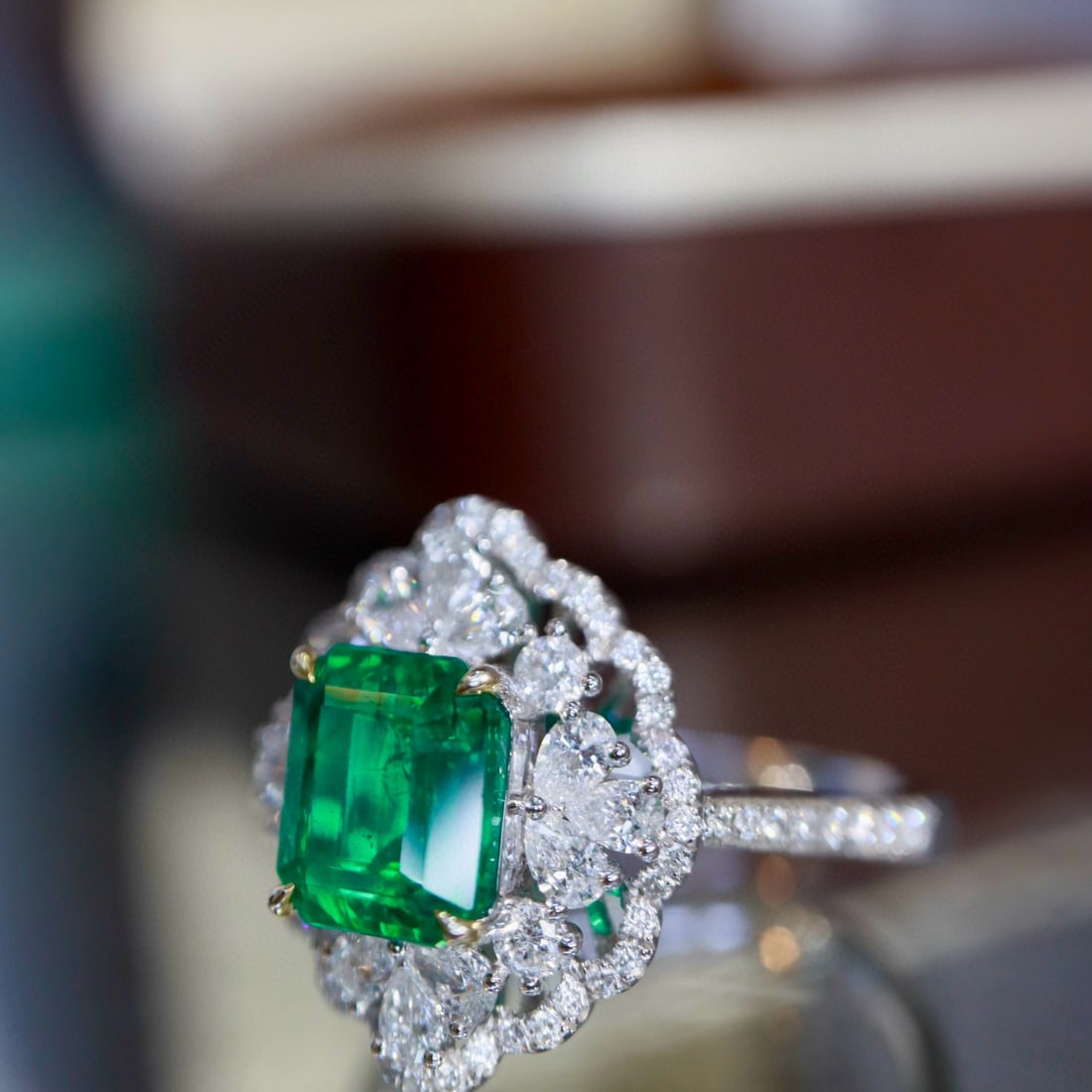 14k Gold 2.45 Ctw Vivid Green Natural Emerald & Diamond Ring - 2