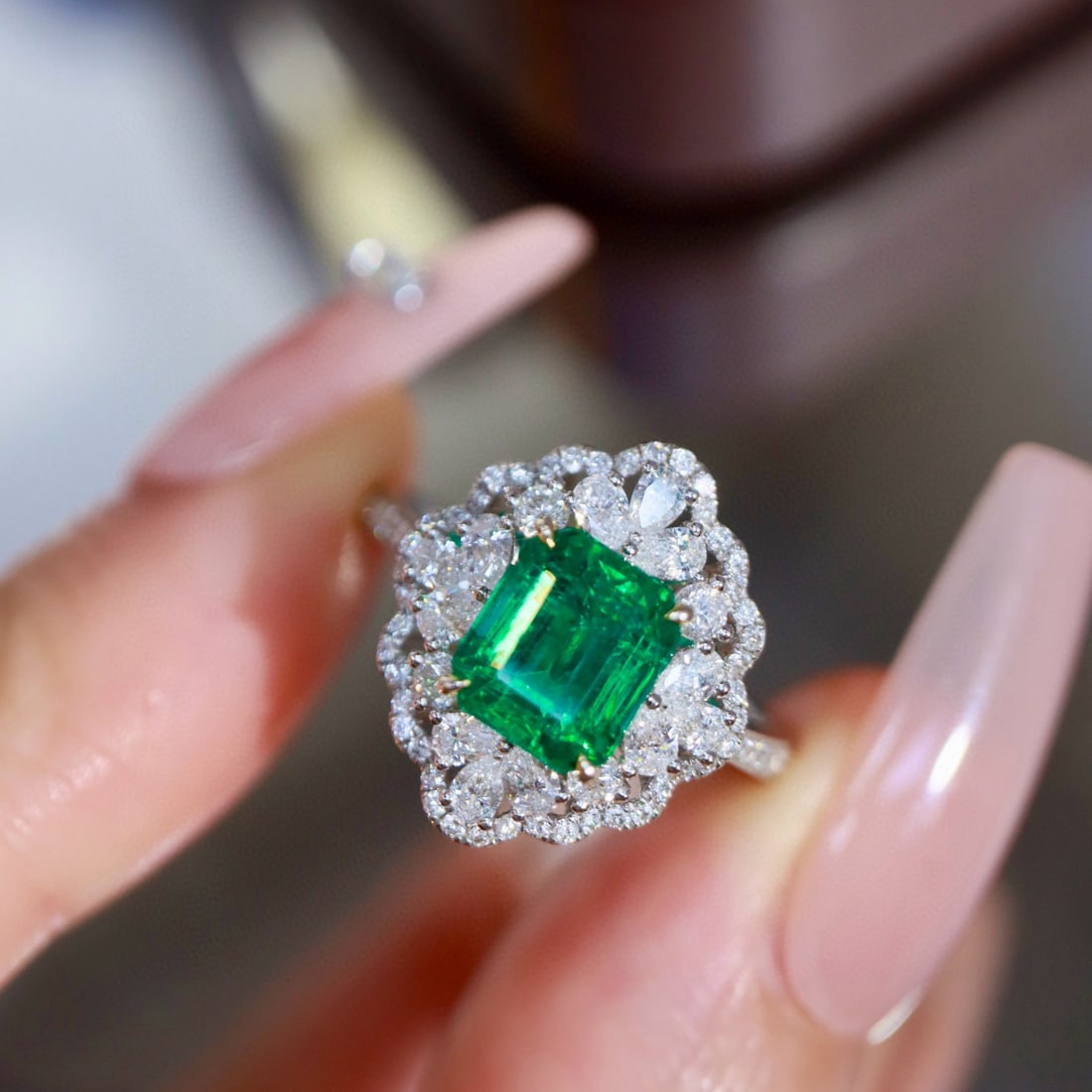 14k Gold 2.45 Ctw Vivid Green Natural Emerald & Diamond Ring - 5