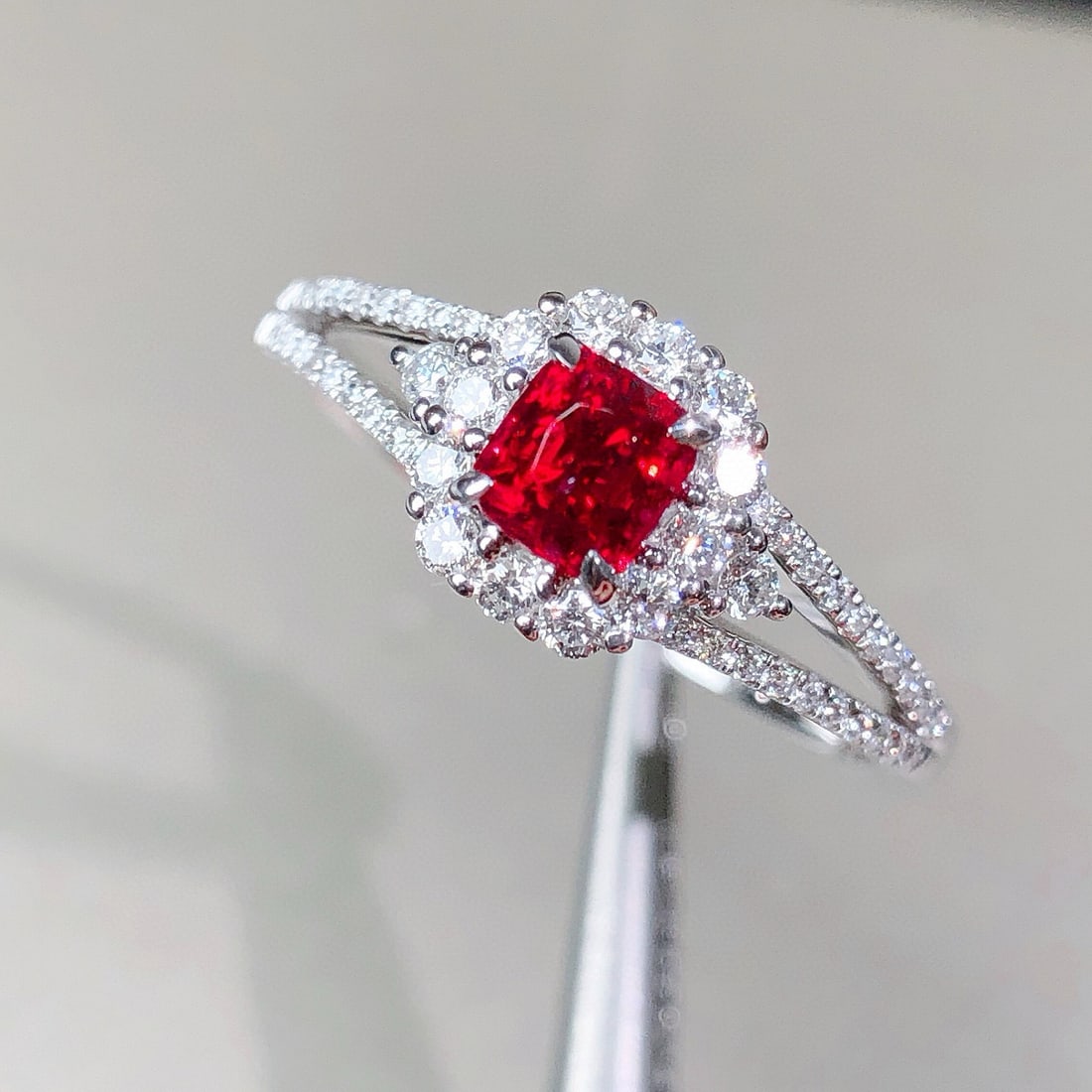 14k Gold 0.93 Ctw Natural Spinel & Diamond Ring - 4