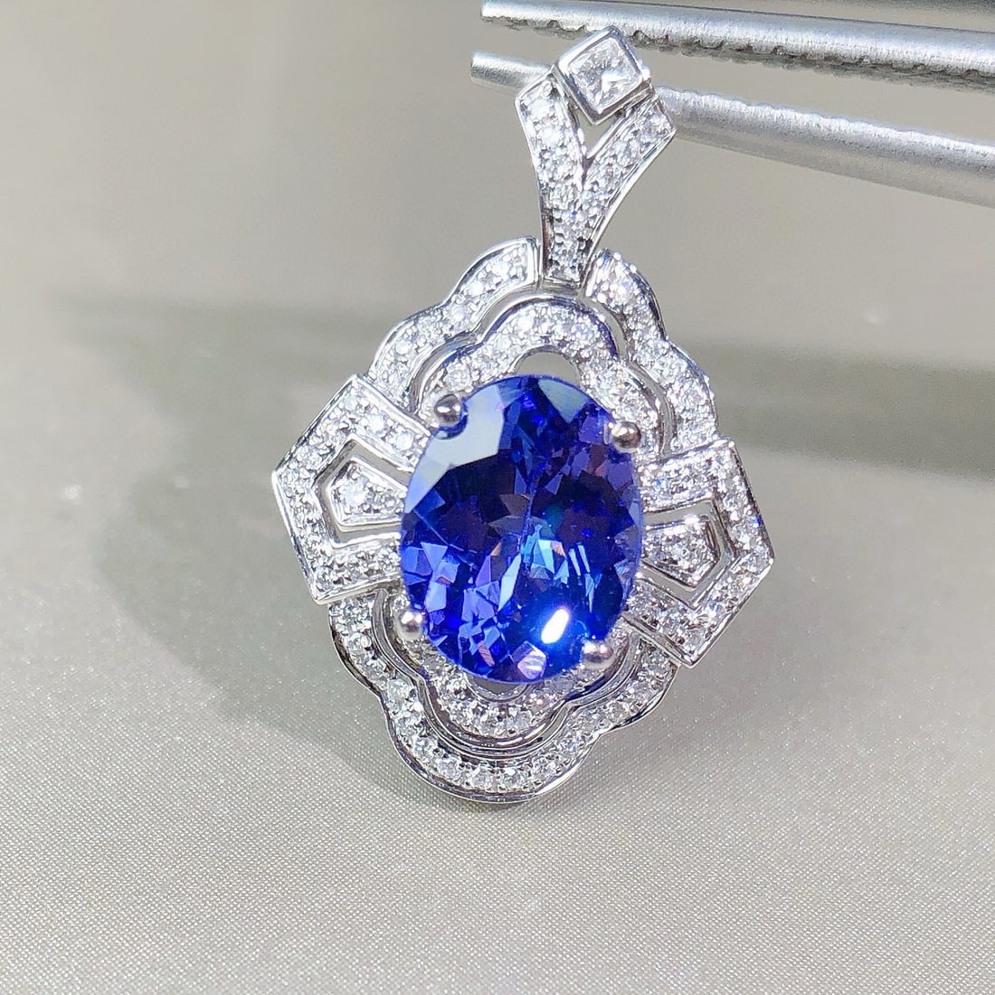 14k Gold 2.00 Ctw Natural Tanzanite & Diamond Pendant( Without Chain ) - 5