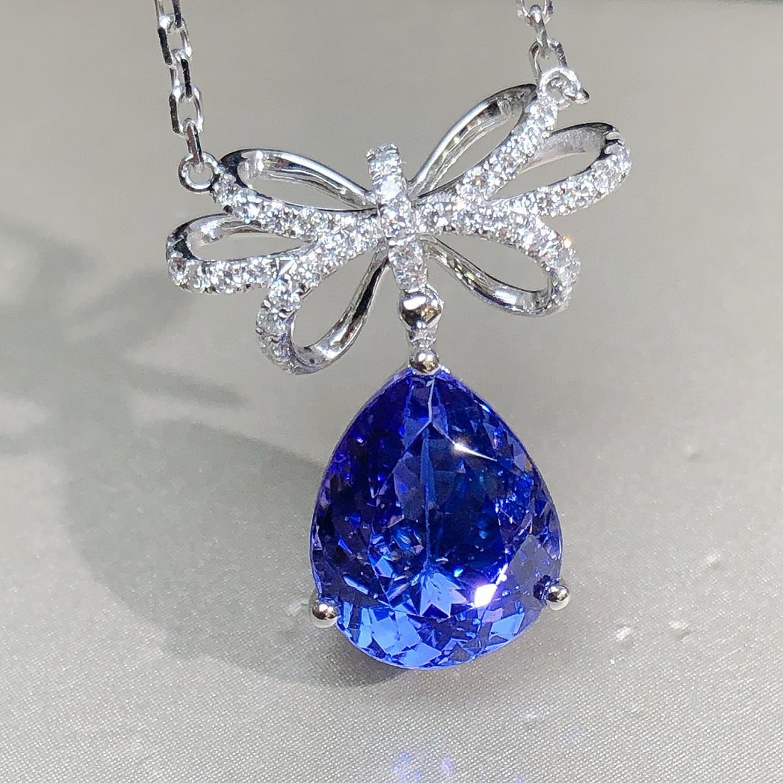 14k Gold 3.72 Ctw Natural Tanzanite & Diamond Necklace - 2