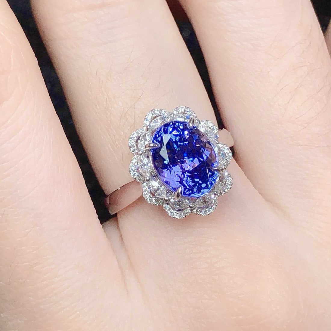 14k Gold 4.17 Ctw Natural Tanzanite & Diamond Ring - 5