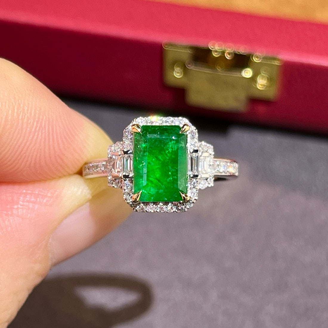 14k Gold 2.47 Ctw Vivid Green Natural Emerald & Diamond Ring: Ref:230984253 // gold content:14k gold // ring size:7. 25us // // main gemstone:emerald // shape:octagonal // carat weight:2. 15ct // color:vivid green // treatment:natural // // adjacent gemstone 2