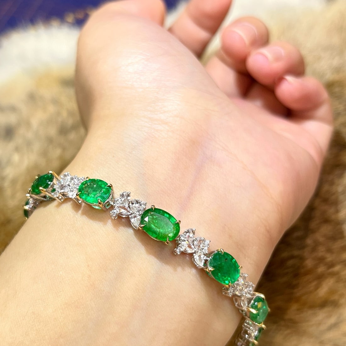 14k Gold 9.83 Ctw Vivid Green Natural Emerald & Sapphire Bracelet - 2