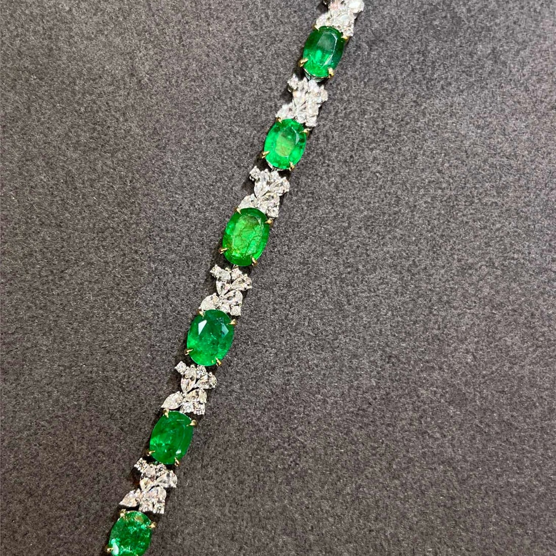 14k Gold 9.83 Ctw Vivid Green Natural Emerald & Sapphire Bracelet - 5