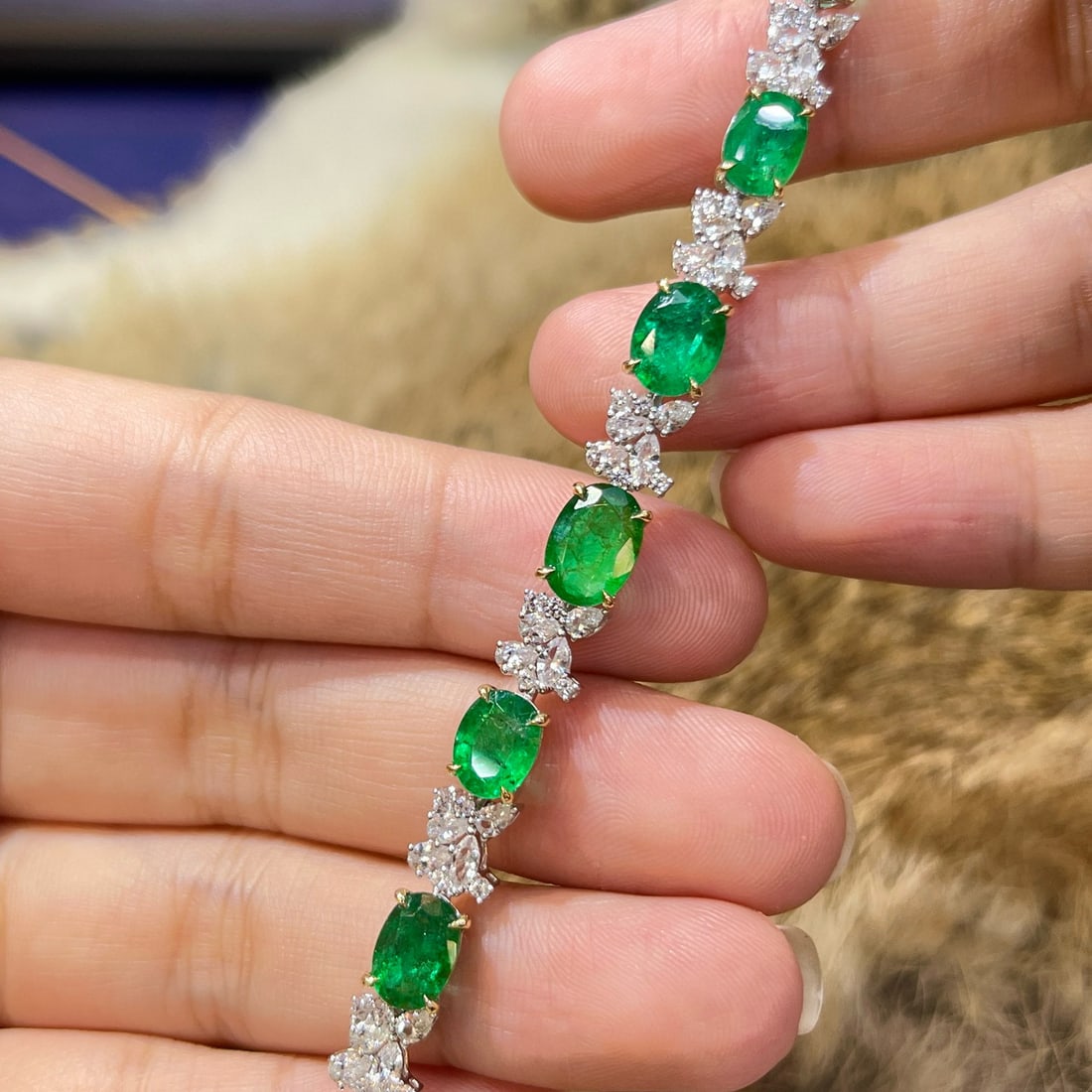 14k Gold 9.83 Ctw Vivid Green Natural Emerald & Sapphire Bracelet - 7