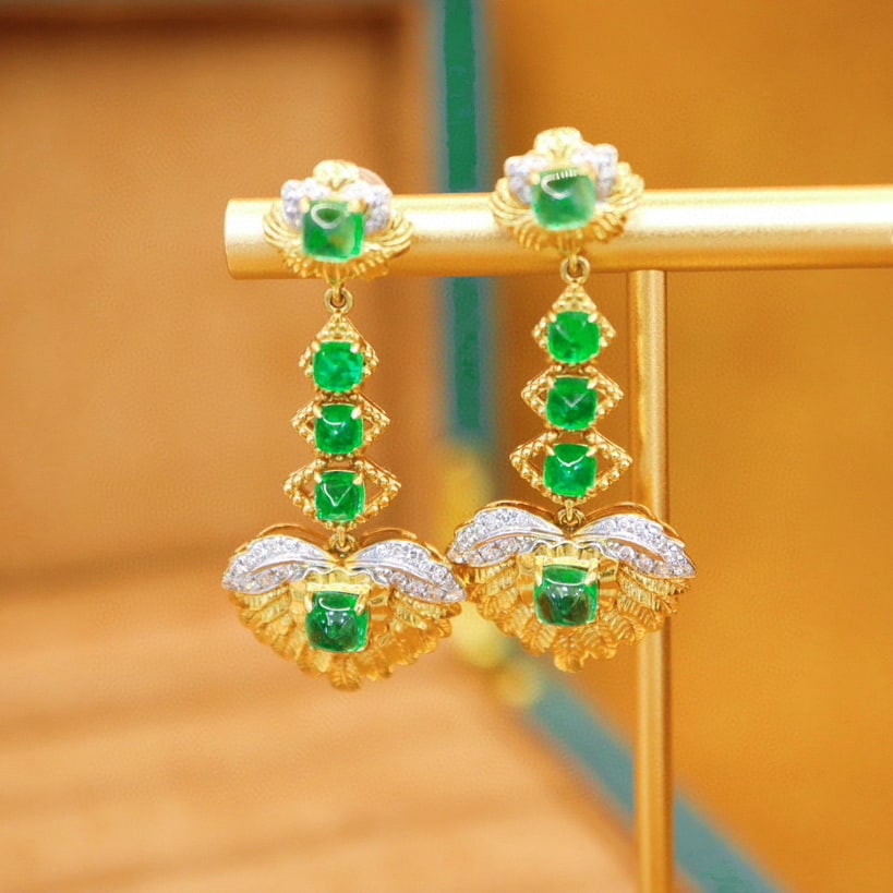 14k Gold 4.19 Ctw Natural Emerald & Diamond Earrings: Ref:230984255 // gold content:14k gold // main gemstone:emerald // shape:suger-loaf // carat weight:3. 85ct // color:green // treatment:natural // // adjacent gemstone 2 : diamond // number of stones:
