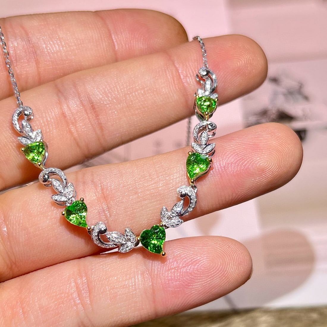 14k Gold 2.72 Ctw Natural Tsavorite & Diamond Necklace - 4