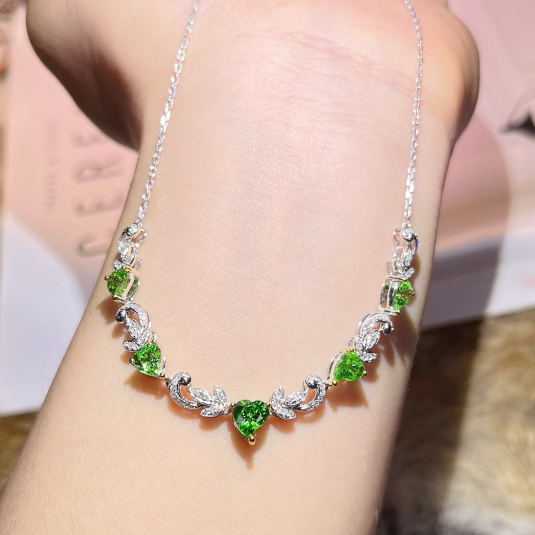 14k Gold 2.72 Ctw Natural Tsavorite & Diamond Necklace - 6