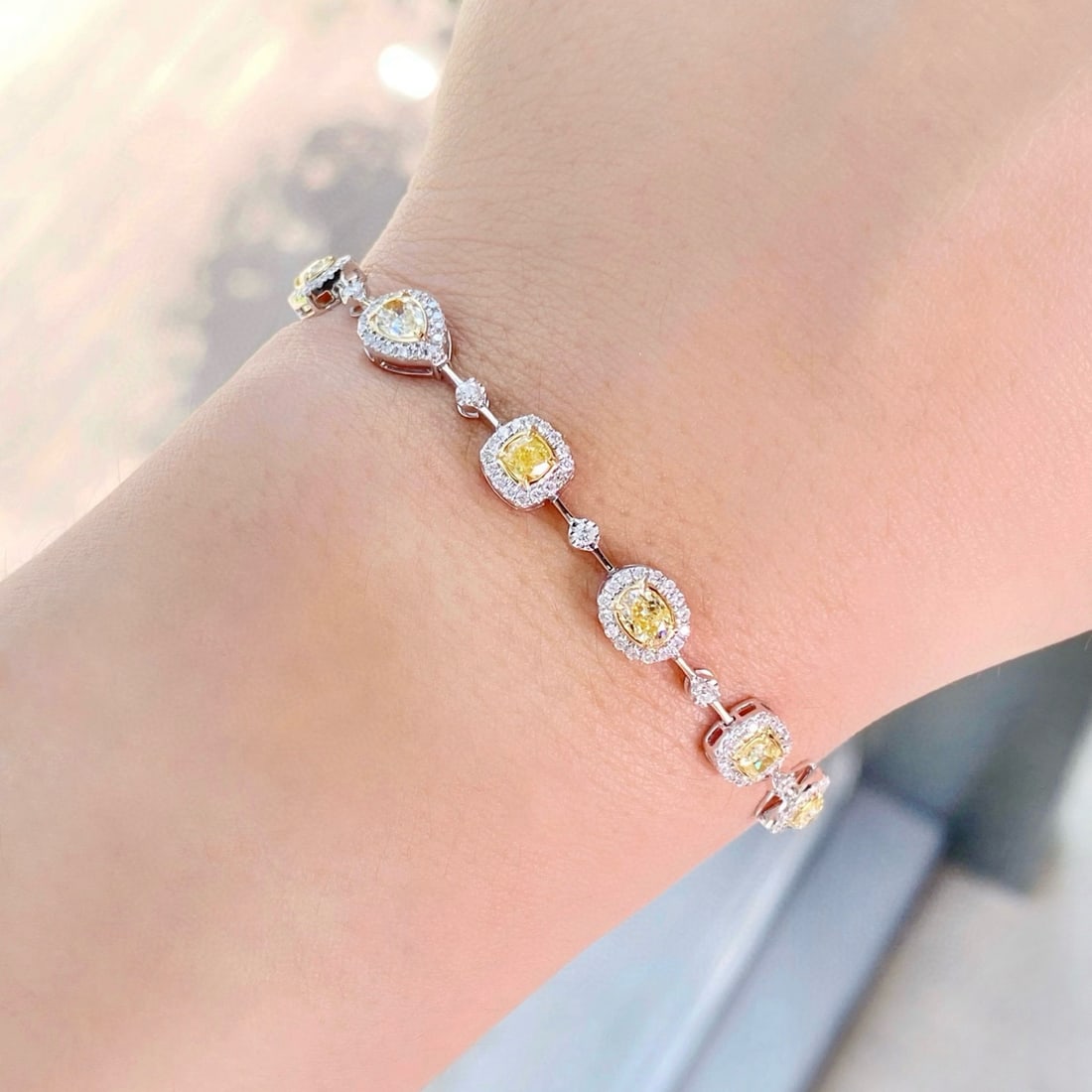 14k Gold 3.25 Ctw Natural Yellow Diamond & Diamond Bracelet - 2