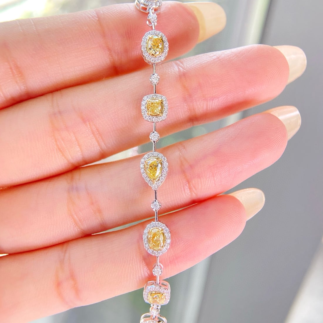 14k Gold 3.25 Ctw Natural Yellow Diamond & Diamond Bracelet - 3