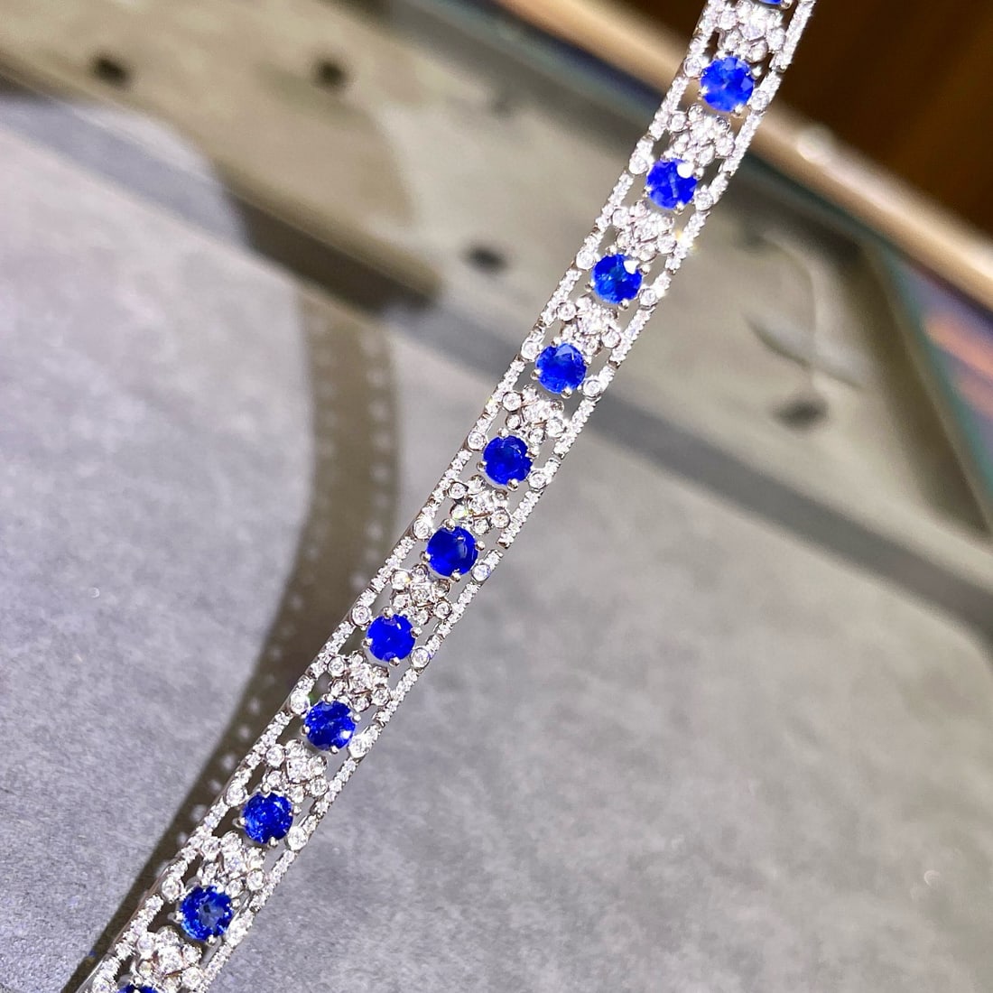 14k Gold 6.65 Ctw Natural Sapphire & Diamond Bracelet: Ref:230984273 // gold content:14k gold // main gemstone:sapphire // shape:round // carat weight:5. 4ct // color:royal blue // treatment:natural // cut grade:g // // adjacent gemstone 2 : diamond //