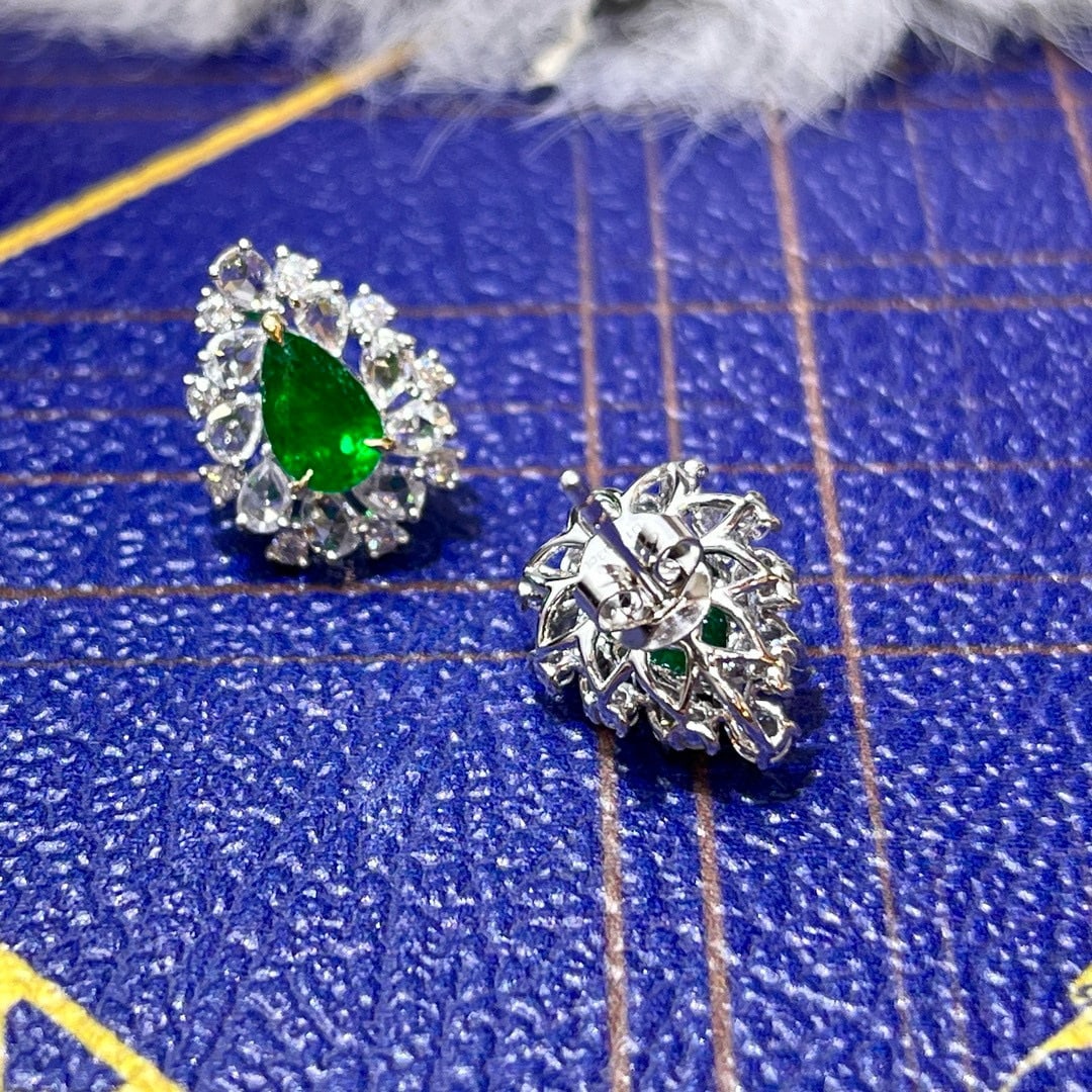 14k Gold 2.48 Ctw Vivid Green Natural Emerald & Diamond Earrings - 3