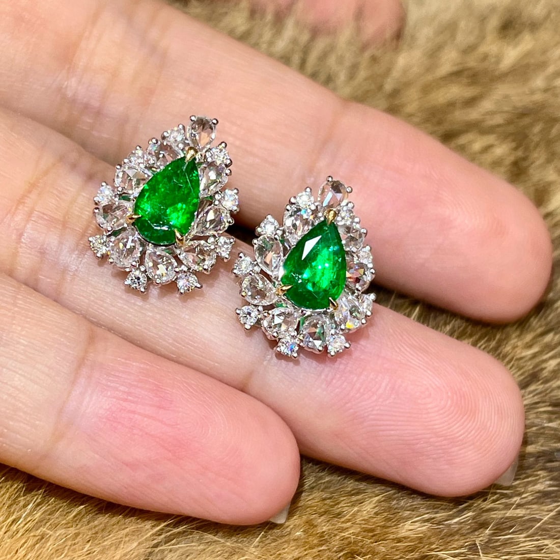 14k Gold 2.48 Ctw Vivid Green Natural Emerald & Diamond Earrings - 6