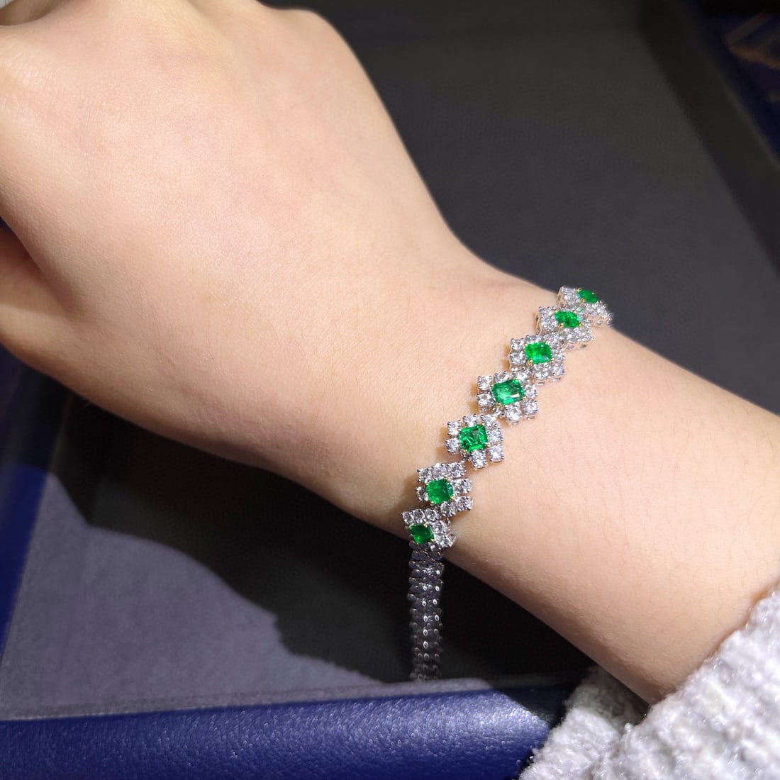 14k Gold 3.55 Ctw Vivid Green Natural Emerald & Sapphire Bracelet - 6