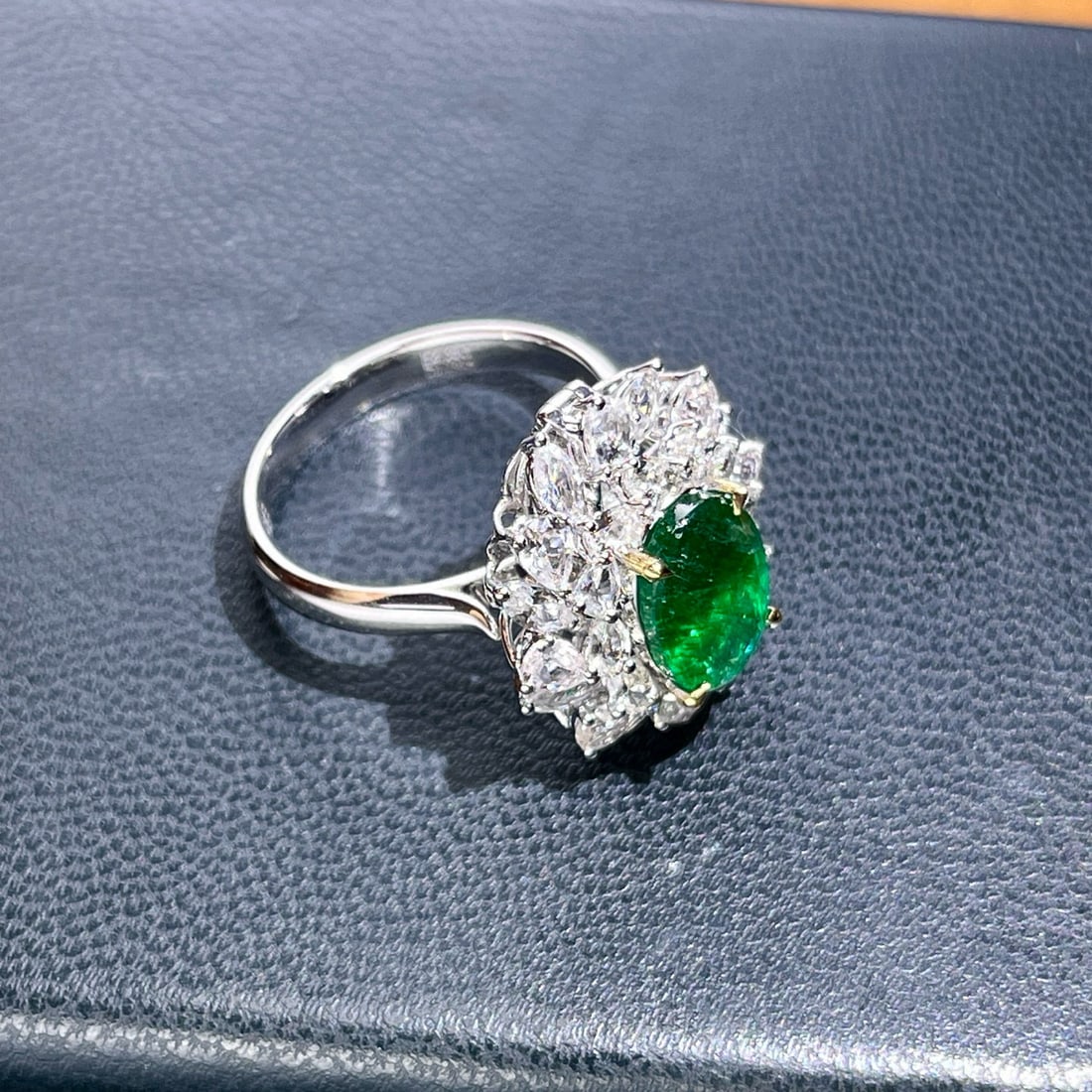 14k Gold 2.42 Ctw Vivid Green Natural Emerald & Diamond Ring/pendant( Without Chain ) - 3