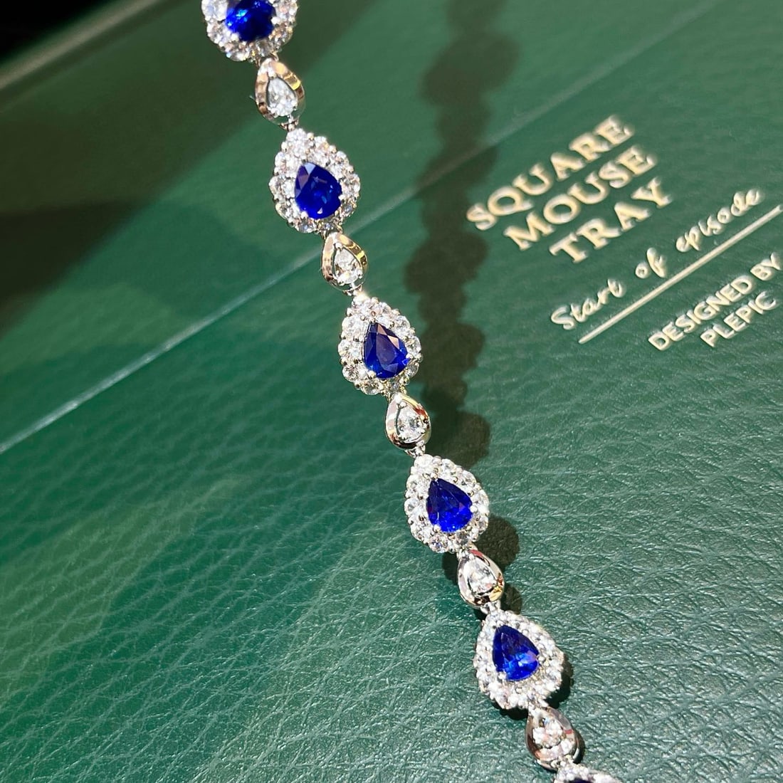 14k Gold 8.41 Ctw Vivid Blue Natural Sapphire & Sapphire Bracelet: Ref:230984284 // gold content:14k gold // main gemstone:sapphire // shape:pear // carat weight:4. 18ct // color:vivid blue // treatment:natural // // adjacent gemstone 2 : sapphire // number of