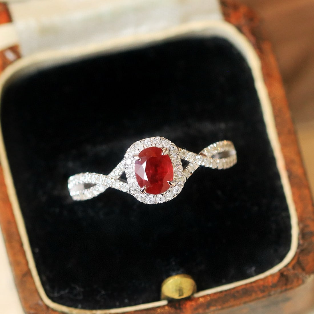 14k Gold 0.87 Ctw Natural Ruby & Diamond Ring: Ref:230984292 // gold content:14k gold // ring size:7. 25us // // main gemstone:ruby // shape:oval // carat weight:0. 6ct // color:pigeonblood red // treatment:natural // // adjacent gemstone 2 :