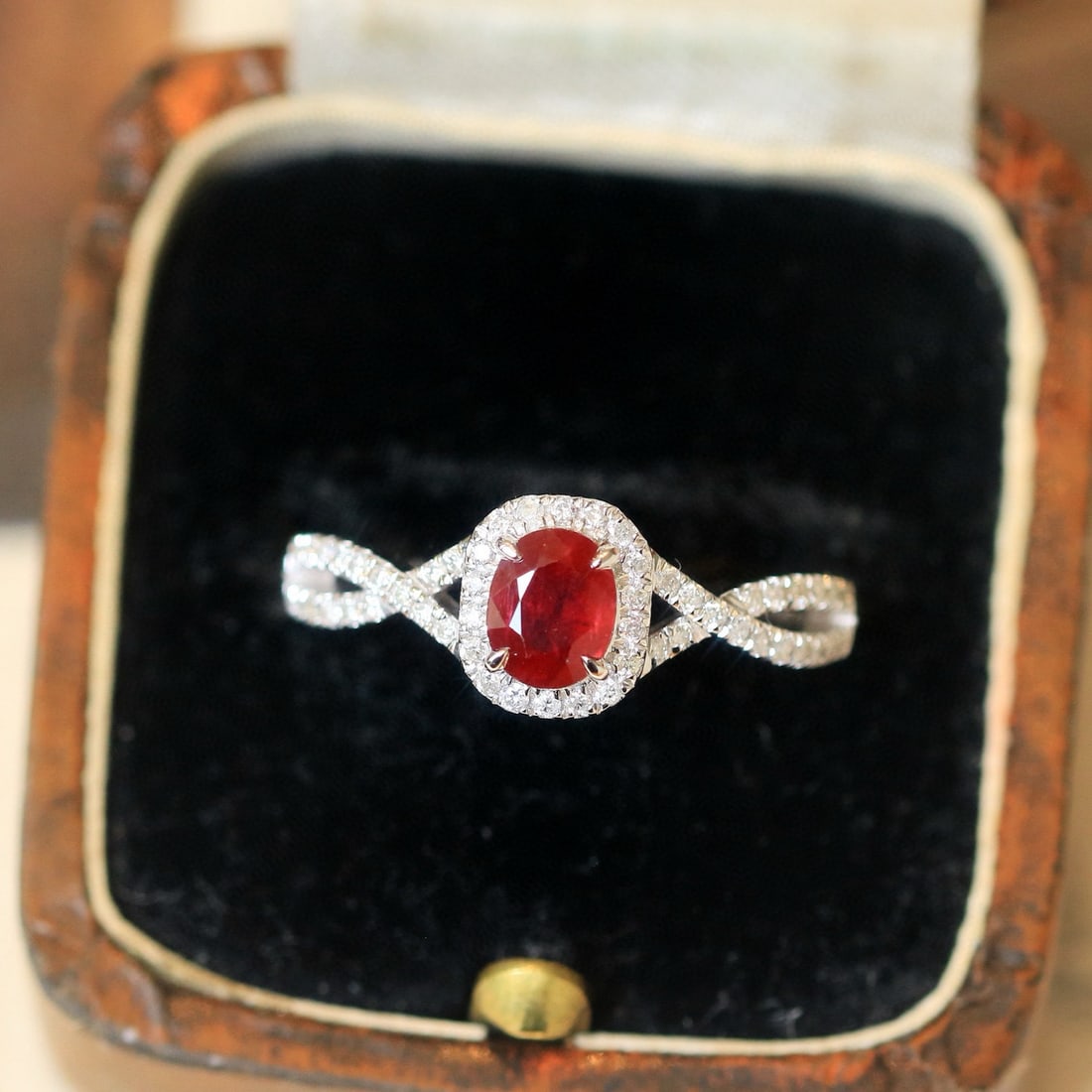 14k Gold 0.87 Ctw Natural Ruby & Diamond Ring - 2