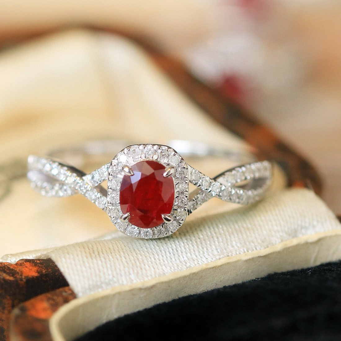 14k Gold 0.87 Ctw Natural Ruby & Diamond Ring - 4