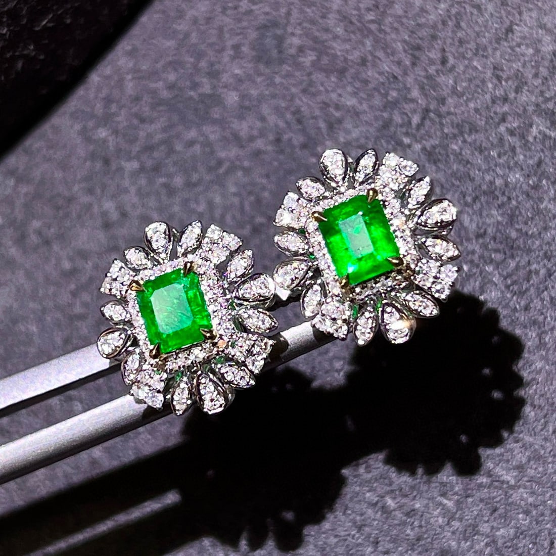 14k Gold 1.13 Ctw Vivid Green Natural Emerald & Diamond Earrings - 6