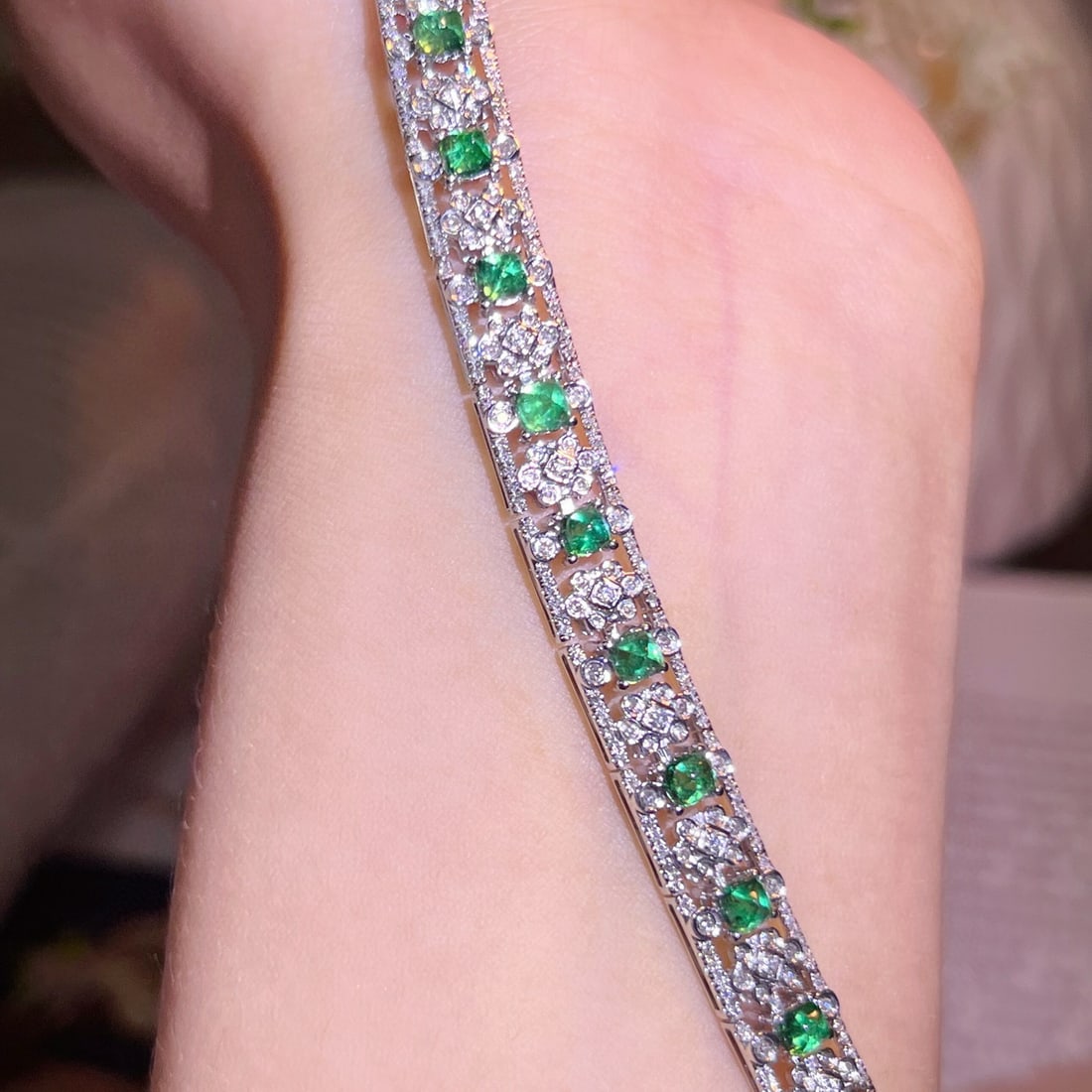 14k Gold 3.98 Ctw Vivid Green Natural Emerald & Diamond Bracelet - 5