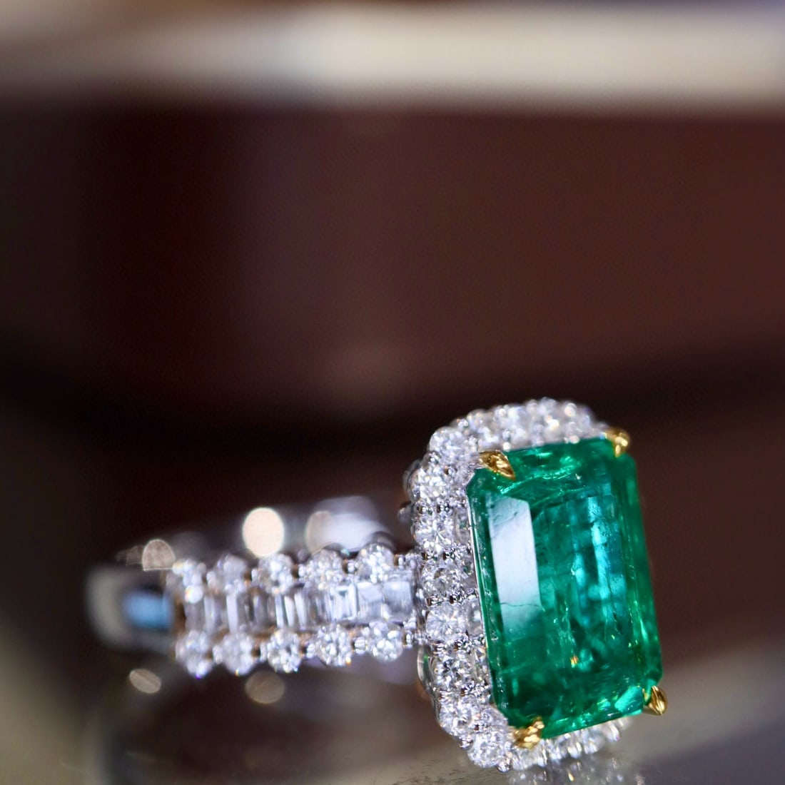 14k Gold 2.29 Ctw Vivid Green Natural Emerald & Diamond Ring - 6
