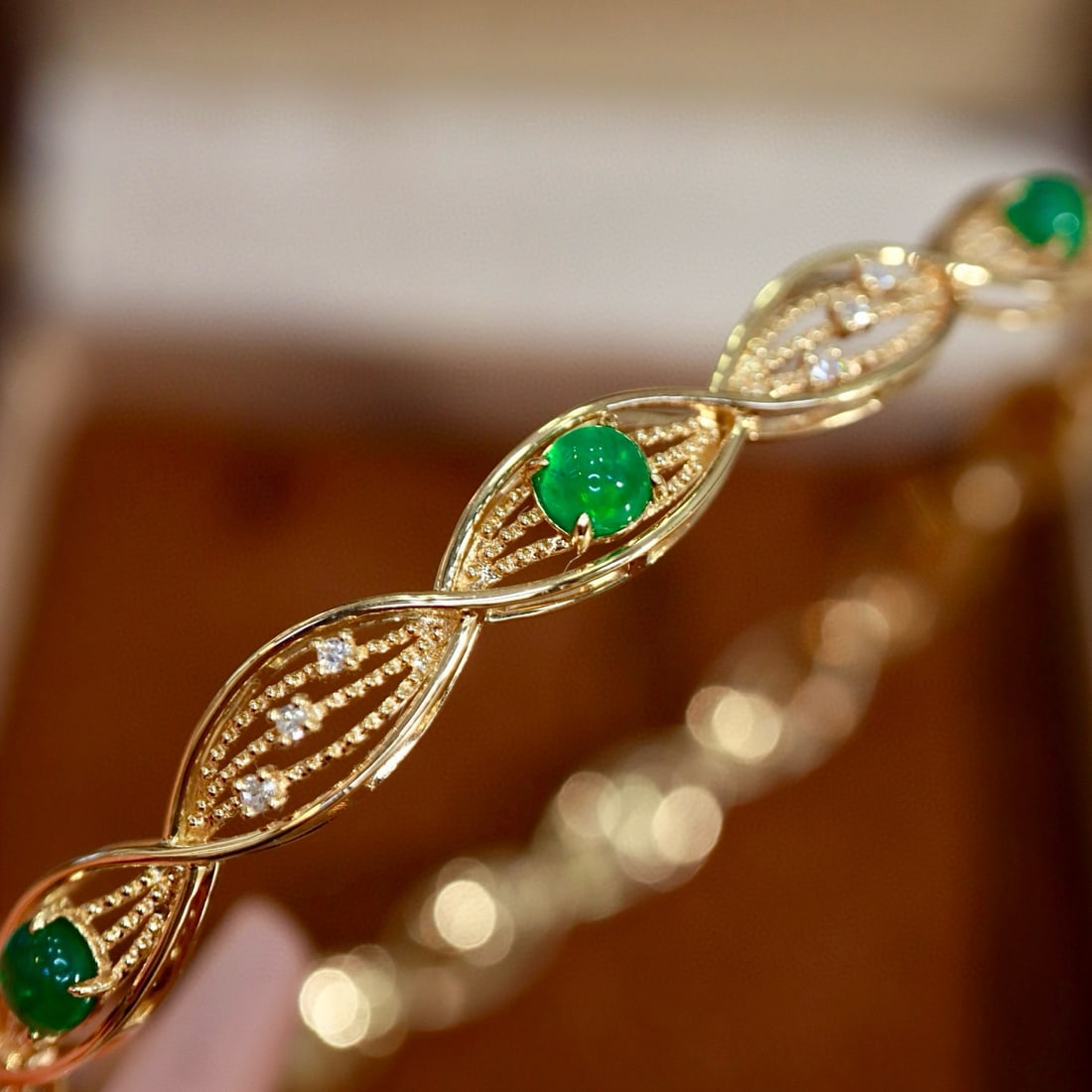 14k Gold 1.64 Ctw Vivid Green Natural Emerald & Diamond Bangle - 2