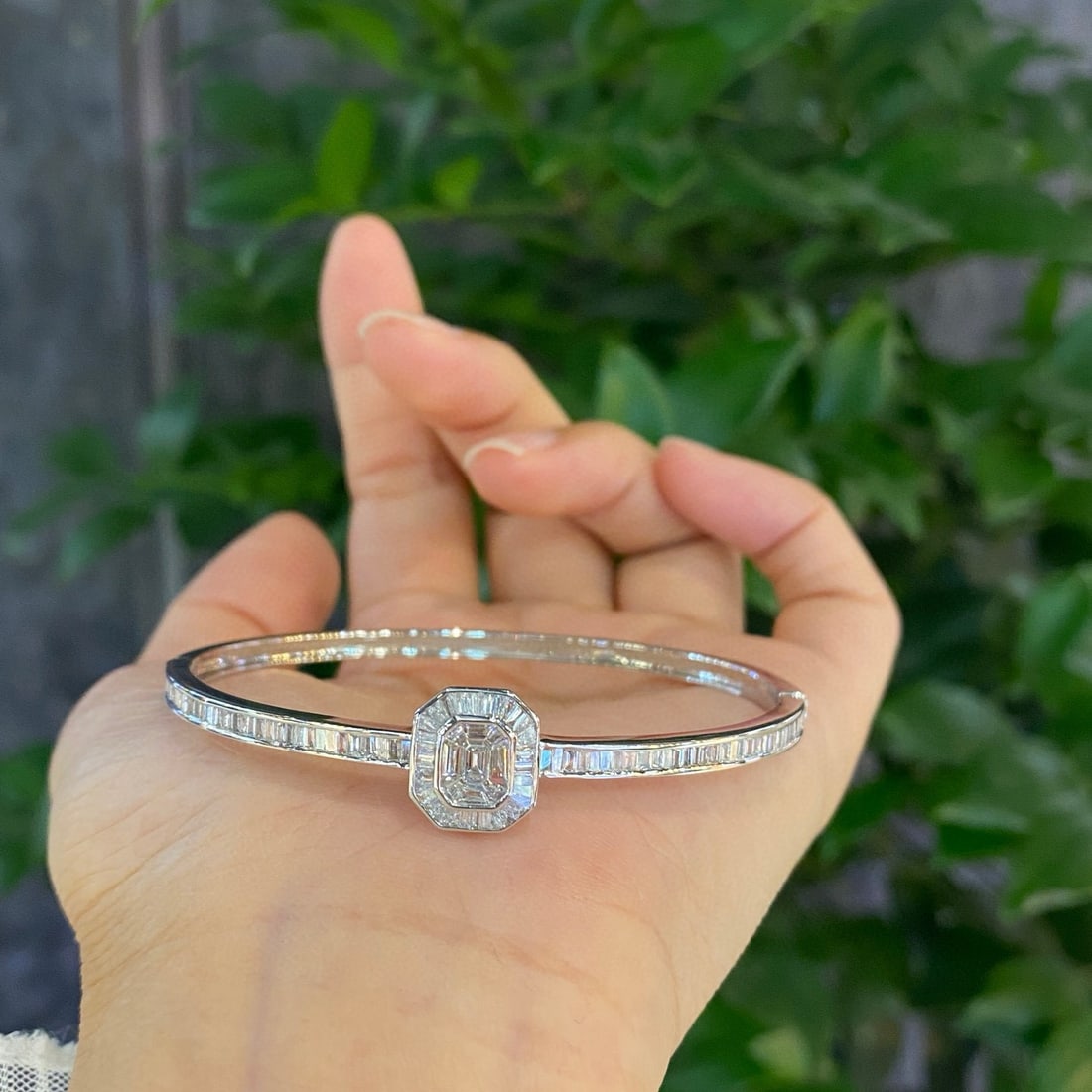 14k Gold 3.5 Ct Natural H Diamond Bangle - 2