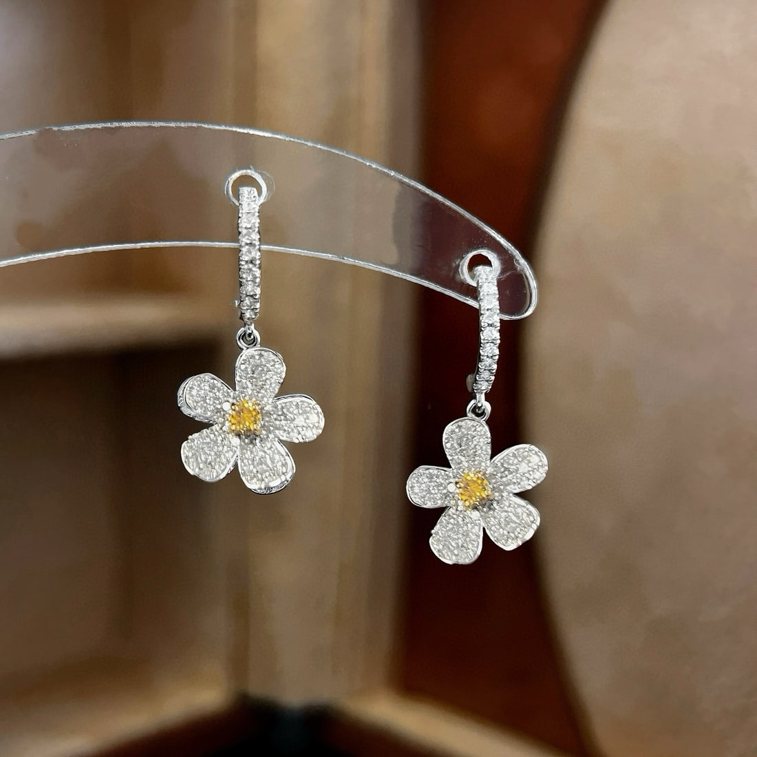 14k Gold 0.8 Ct Natural Color Diamond Earrings - 3