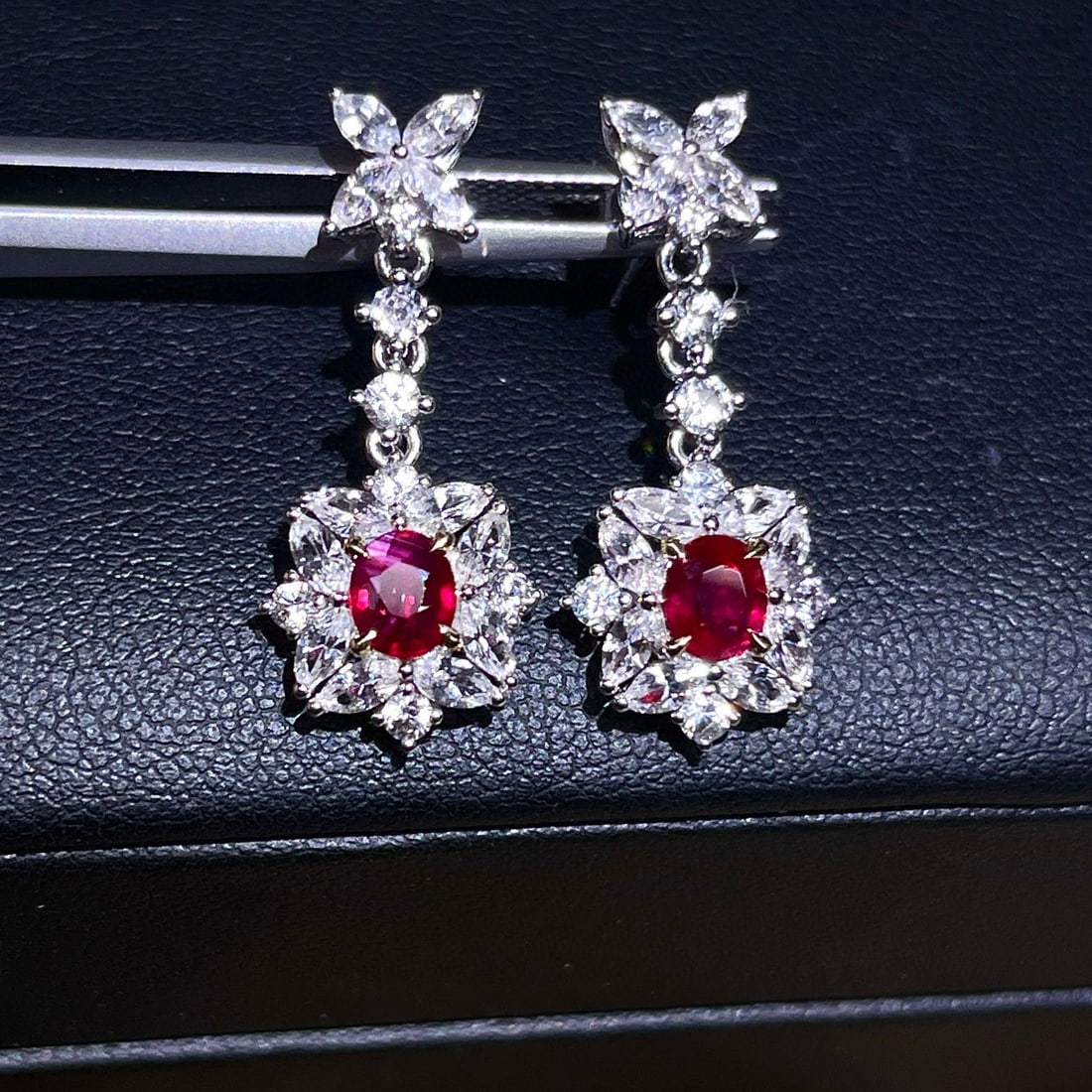 14k Gold 3.98 Ctw Natural Ruby & Sapphire Earrings: Ref:230984312 // gold content:14k gold // main gemstone:ruby // shape:oval // carat weight:1. 19ct // color:pigeonblood red // treatment:natural // // adjacent gemstone 2 : sapphire // number of stone