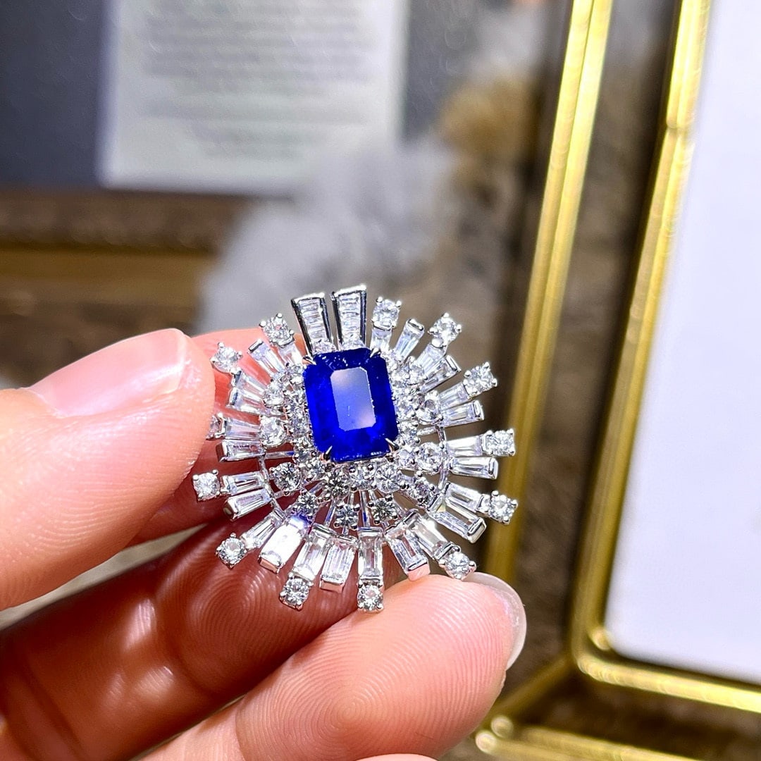 14k Gold 2.67 Ctw Natural Sapphire & Diamond Pendant( Without Chain ): Ref:230984320 // gold content:14k gold // main gemstone:sapphire // shape:octagonal // carat weight:2. 51ct // color:royal blue // treatment:natural // // adjacent gemstone 2 : diamond // number of
