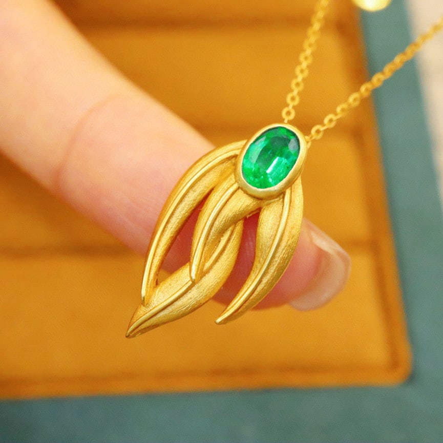 14k Gold 0.56 Ct Natural Emerald Necklace - 4