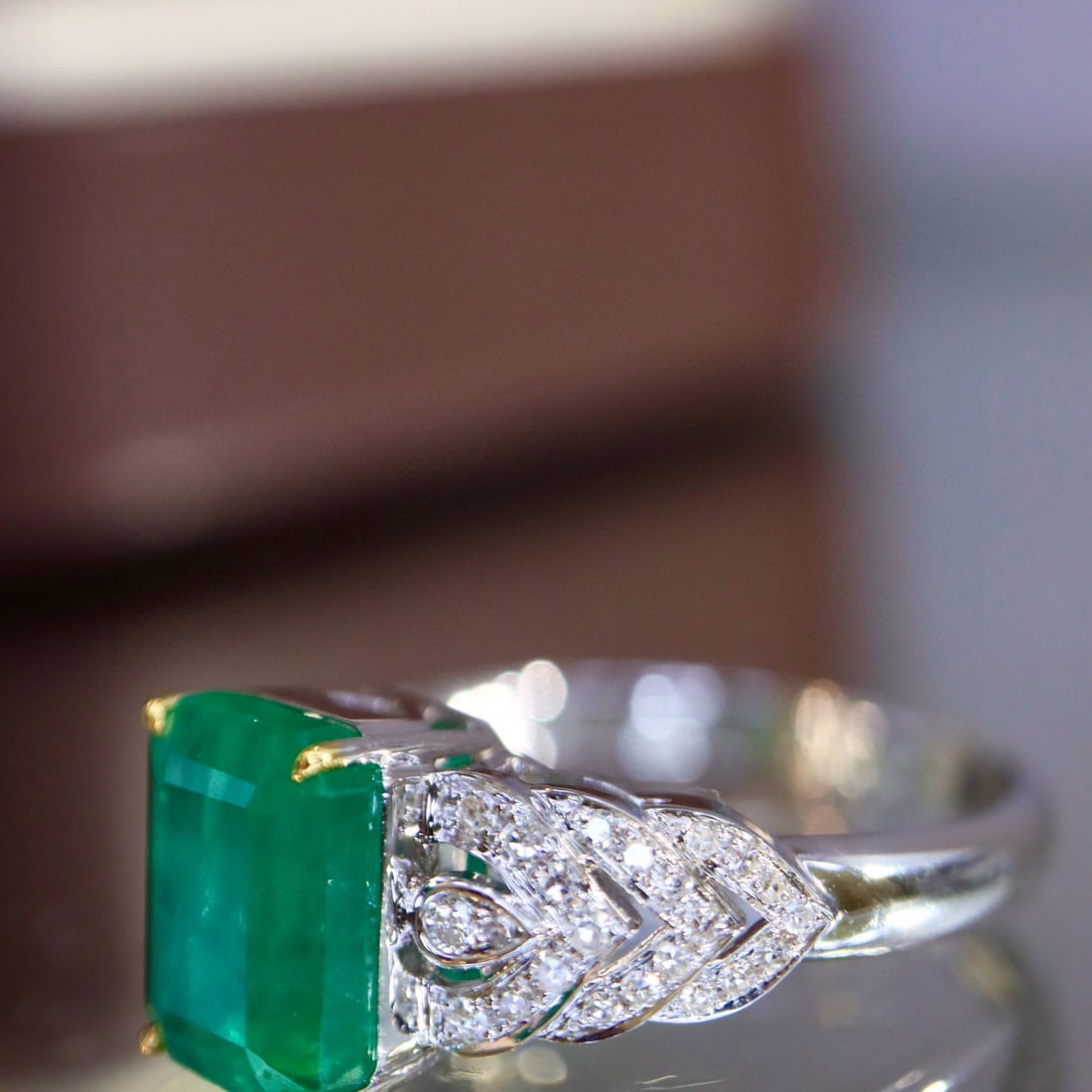 14k Gold 2.85 Ctw Vivid Green Natural Emerald & Diamond Ring - 3