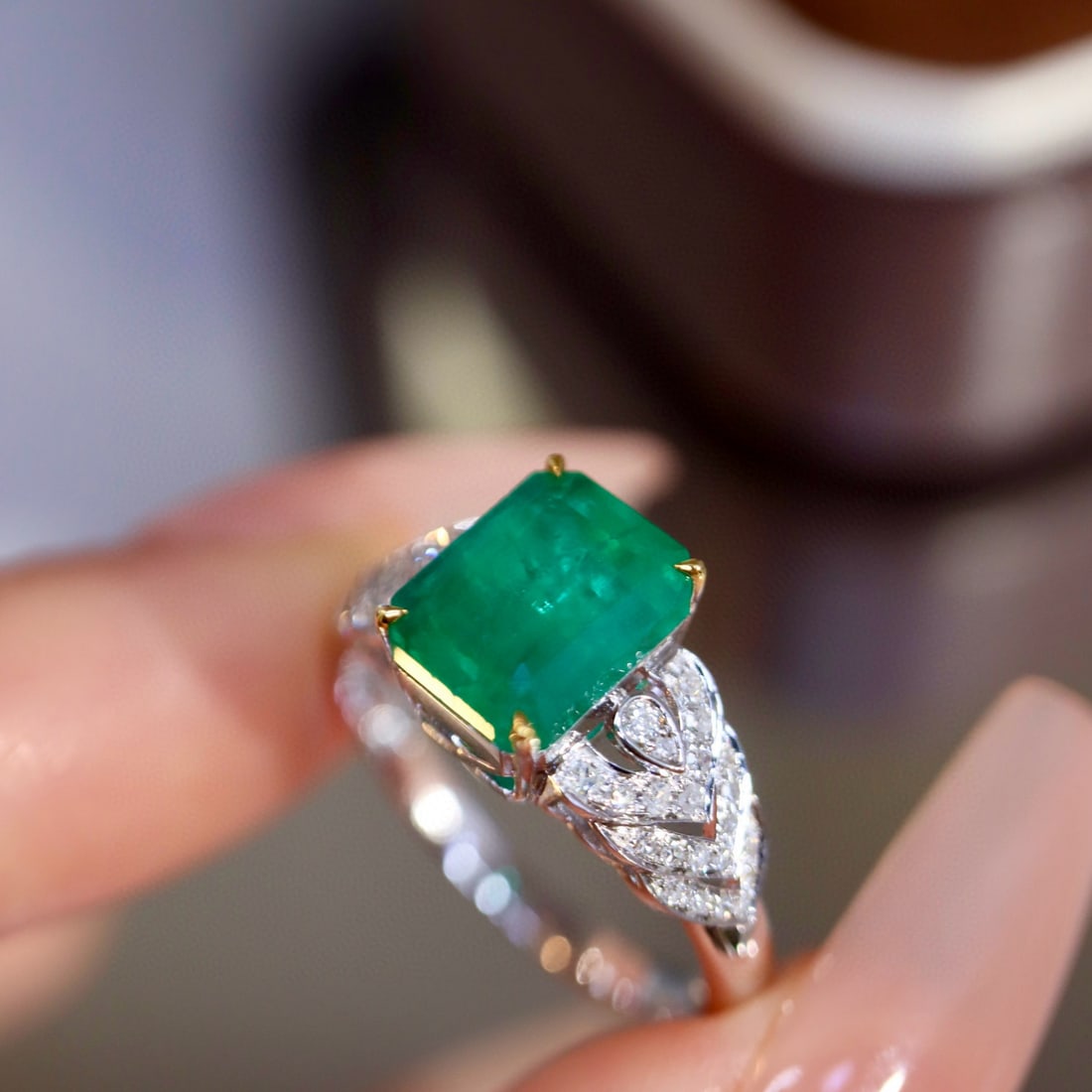 14k Gold 2.85 Ctw Vivid Green Natural Emerald & Diamond Ring - 6