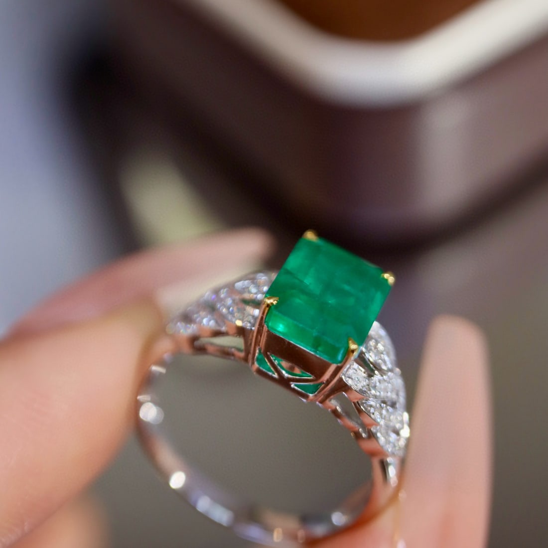 14k Gold 2.85 Ctw Vivid Green Natural Emerald & Diamond Ring - 7