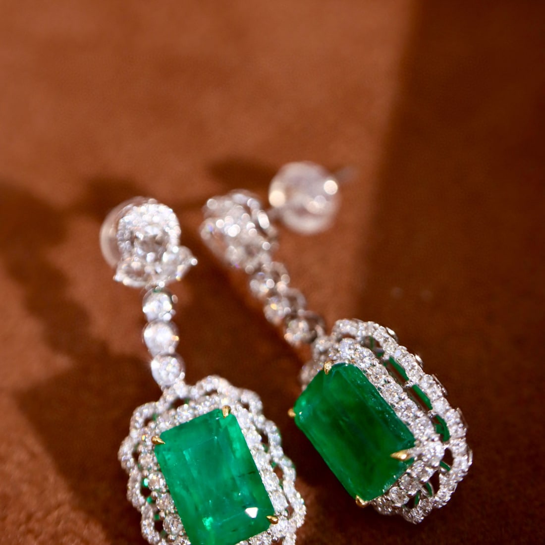 14k Gold 5.75 Ctw Vivid Green Natural Emerald & Diamond Earrings - 3