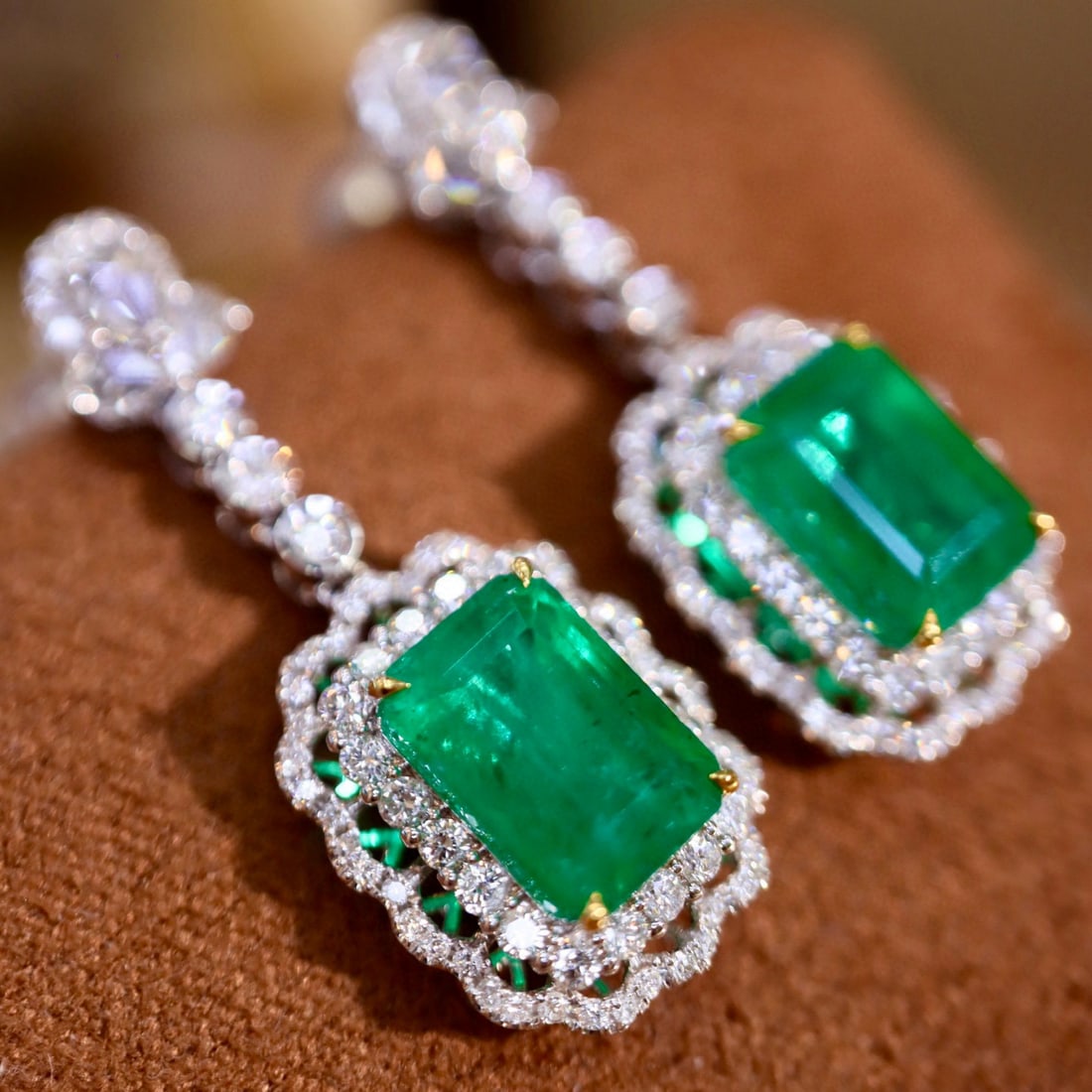 14k Gold 5.75 Ctw Vivid Green Natural Emerald & Diamond Earrings - 6