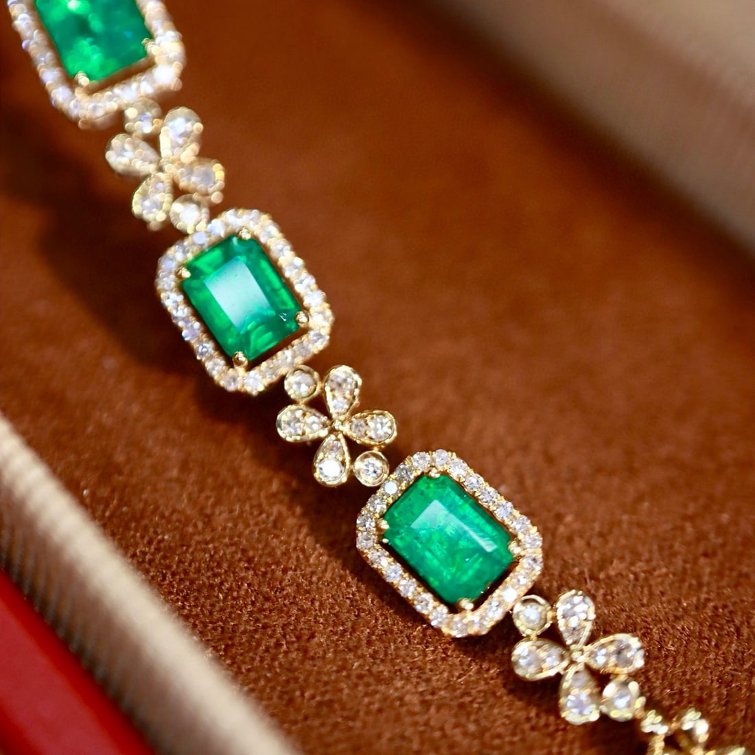 14k Gold 4.45 Ctw Vivid Green Natural Emerald & Diamond Bracelet - 5