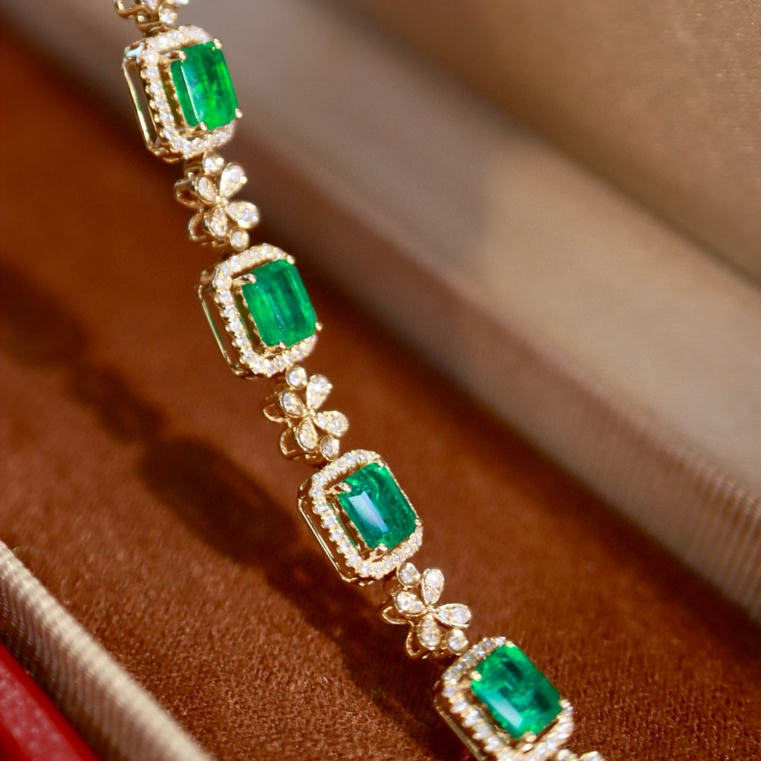 14k Gold 4.45 Ctw Vivid Green Natural Emerald & Diamond Bracelet - 7