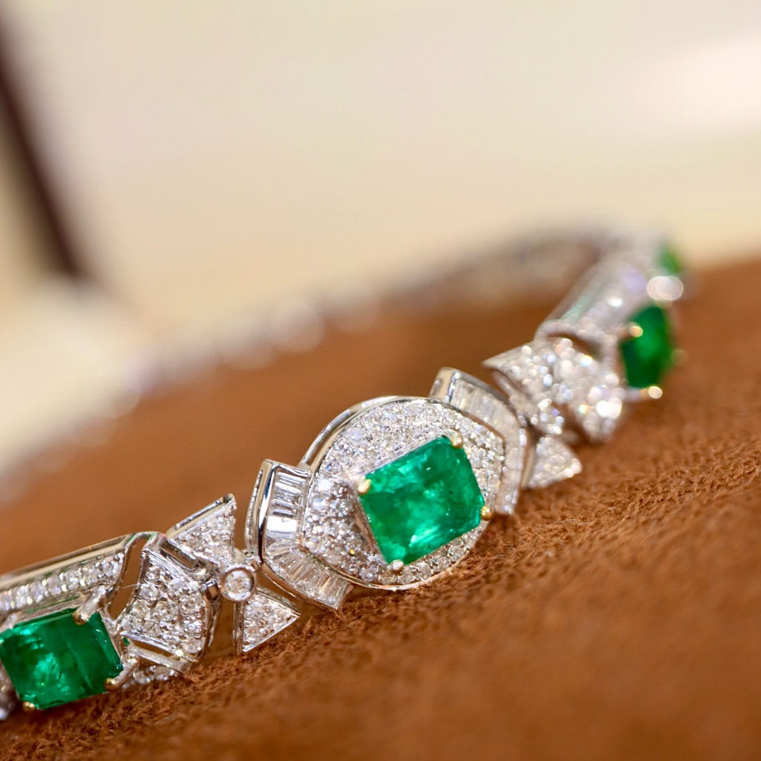 14k Gold 3.84 Ctw Vivid Green Natural Emerald & Diamond Bracelet - 2