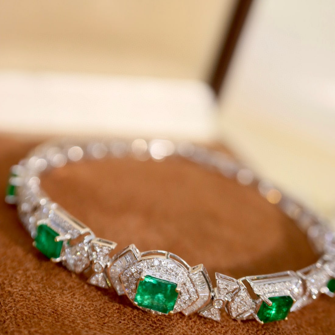 14k Gold 3.84 Ctw Vivid Green Natural Emerald & Diamond Bracelet - 3