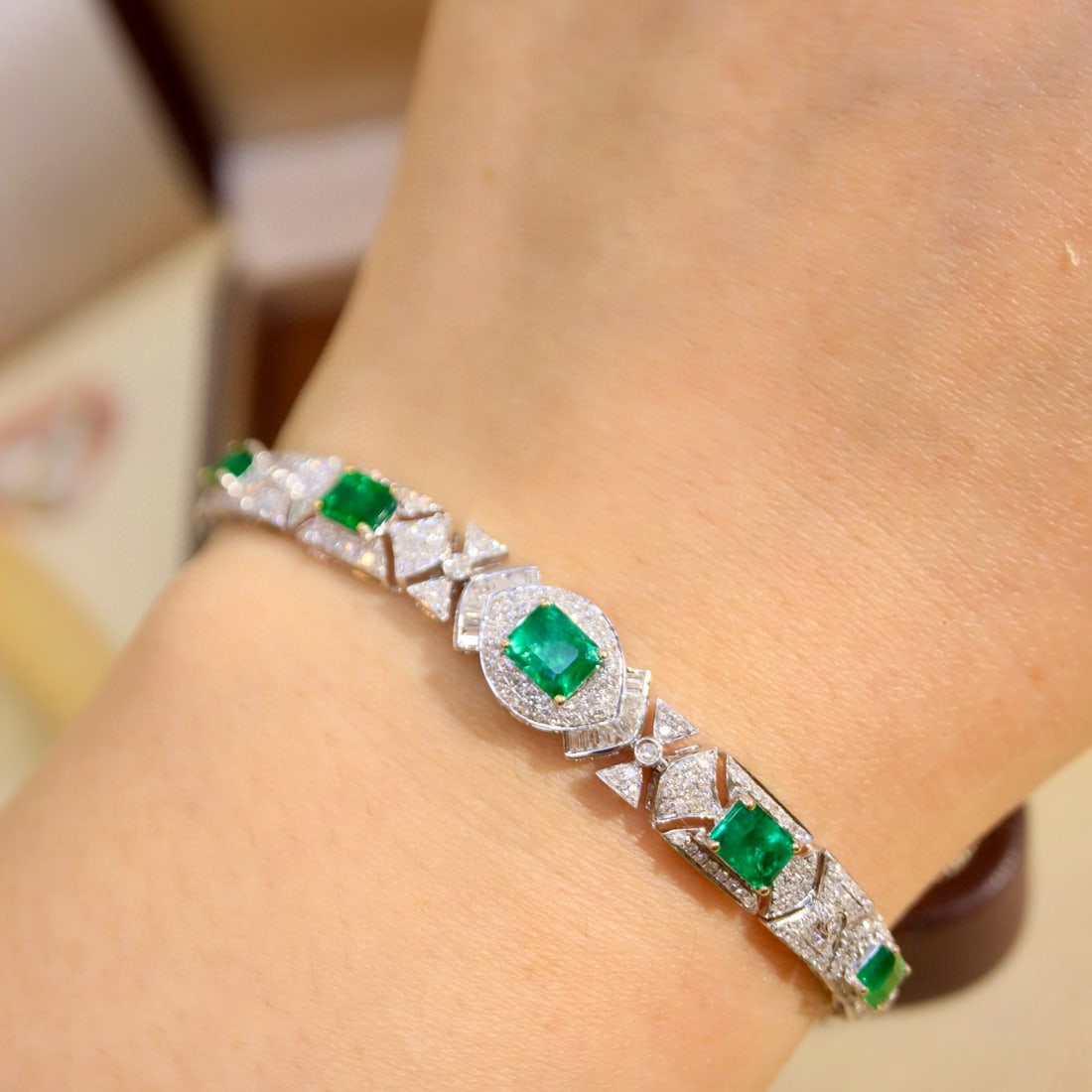 14k Gold 3.84 Ctw Vivid Green Natural Emerald & Diamond Bracelet - 4